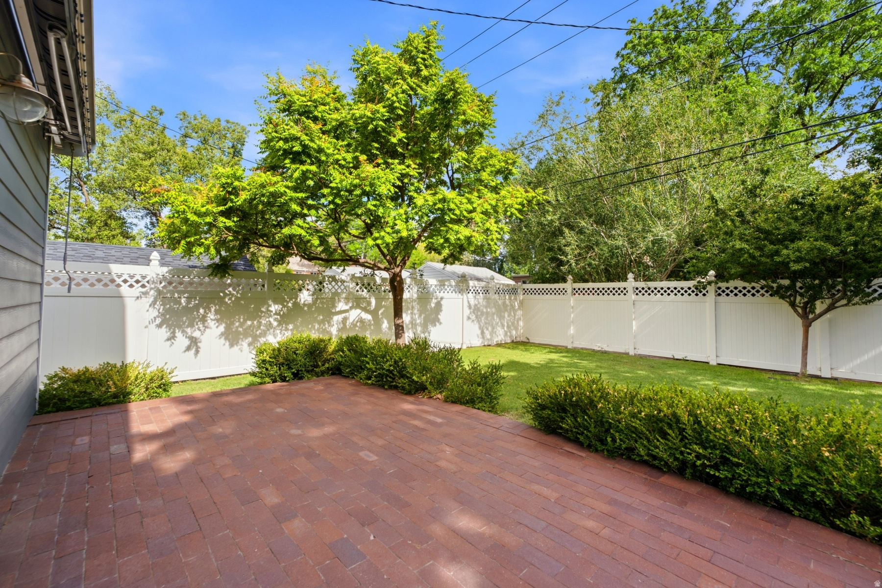 YALECREST - Residential