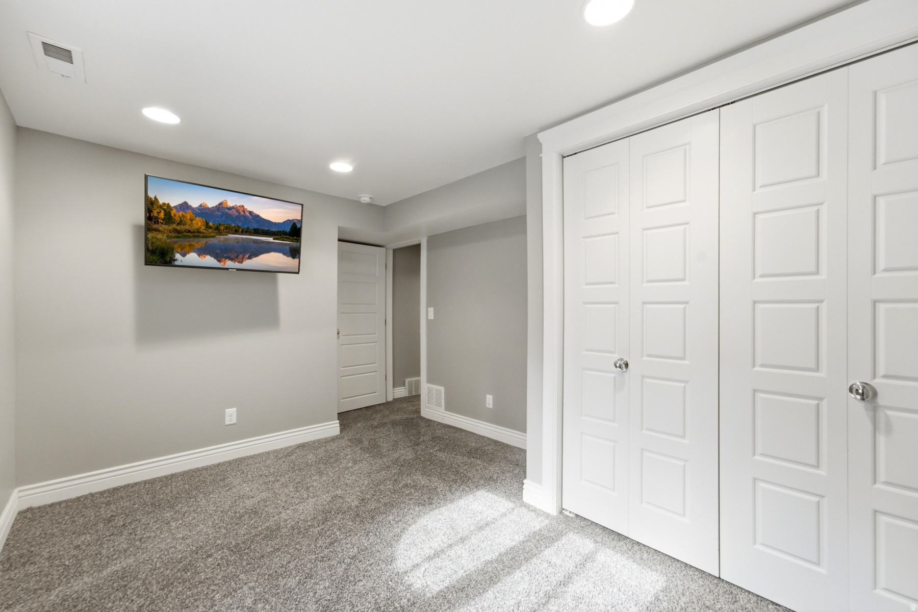 YALECREST - Residential