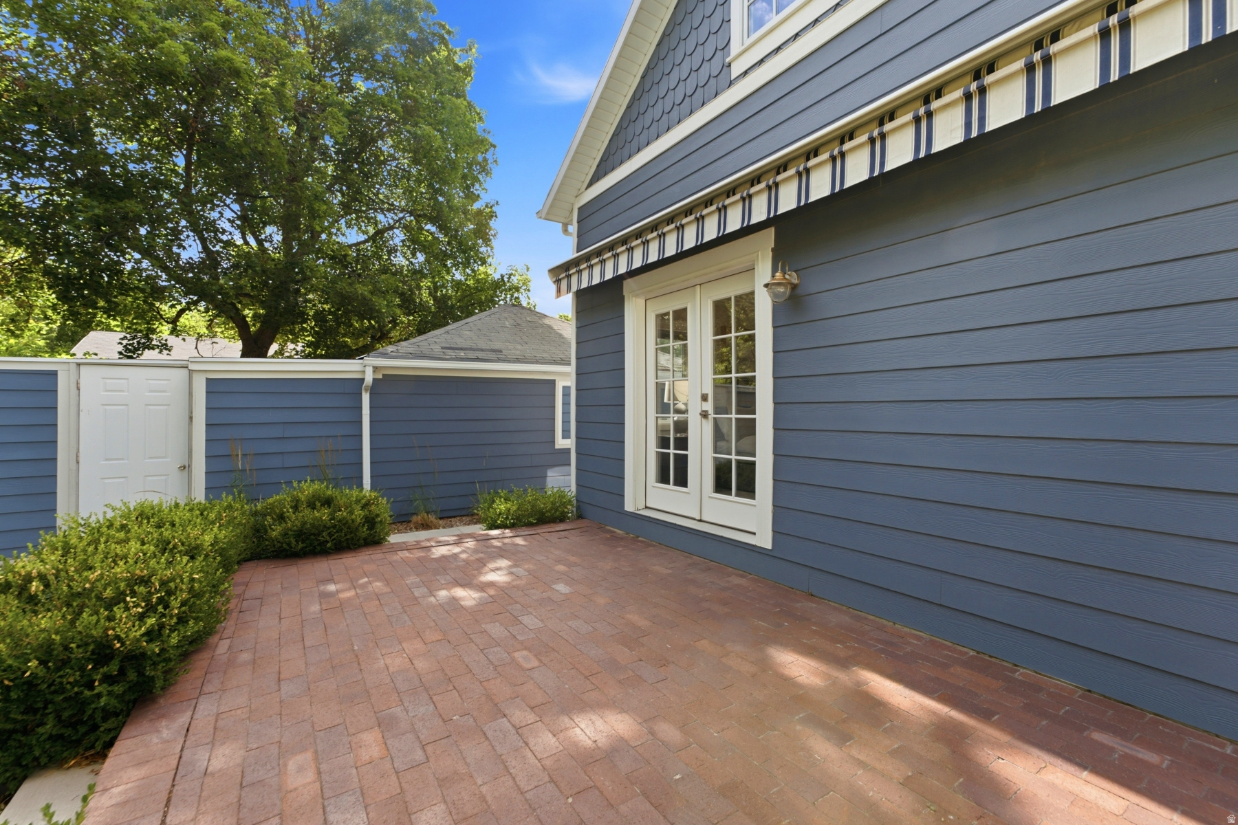 YALECREST - Residential