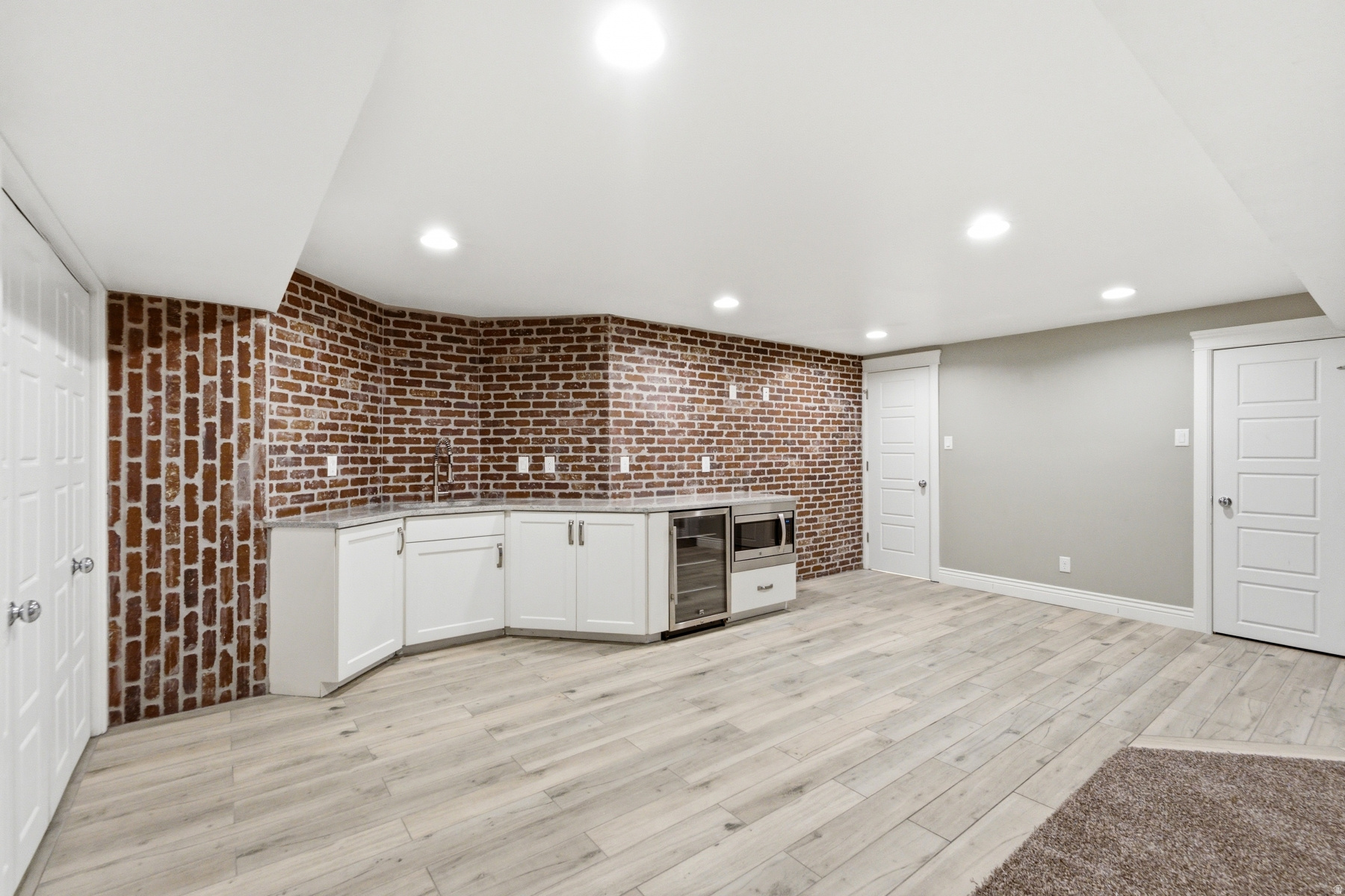 YALECREST - Residential