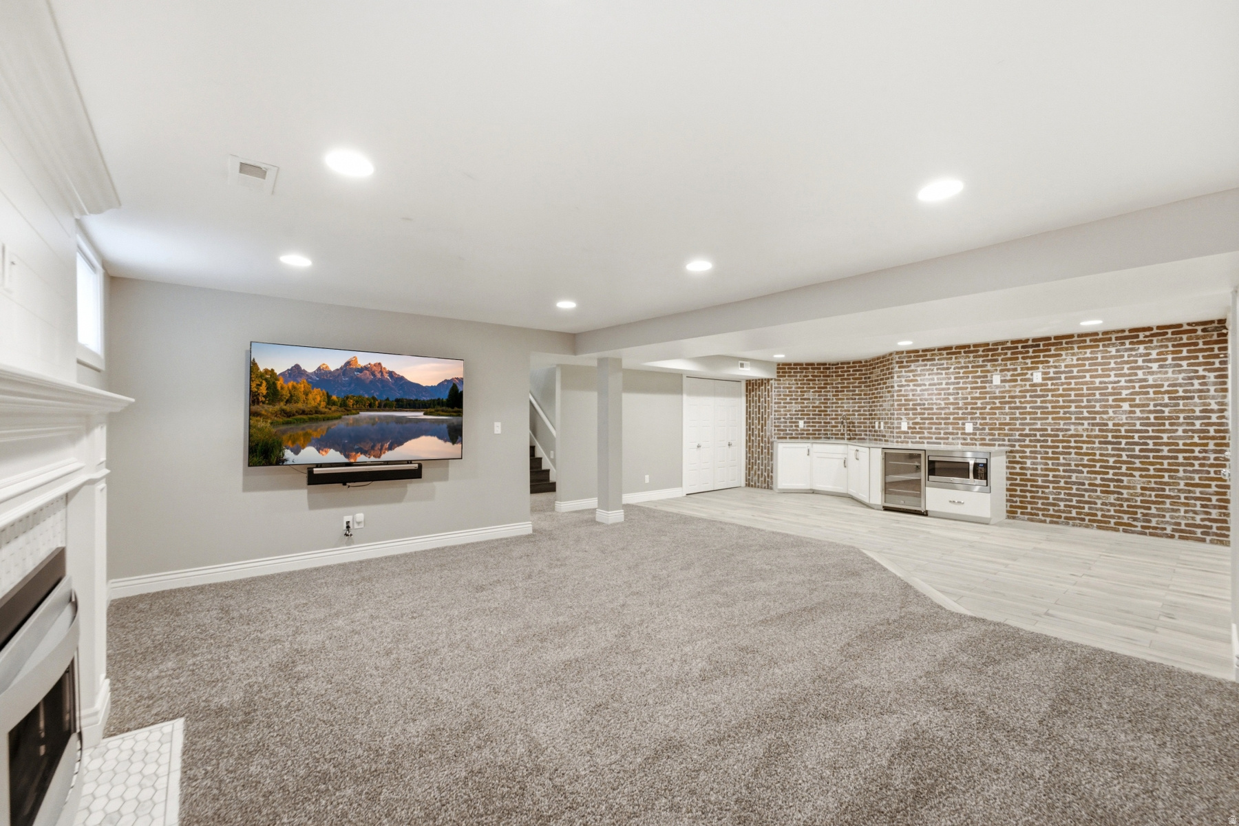 YALECREST - Residential