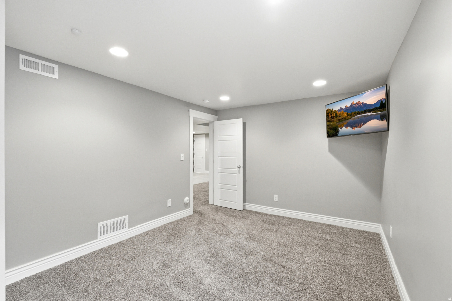 YALECREST - Residential