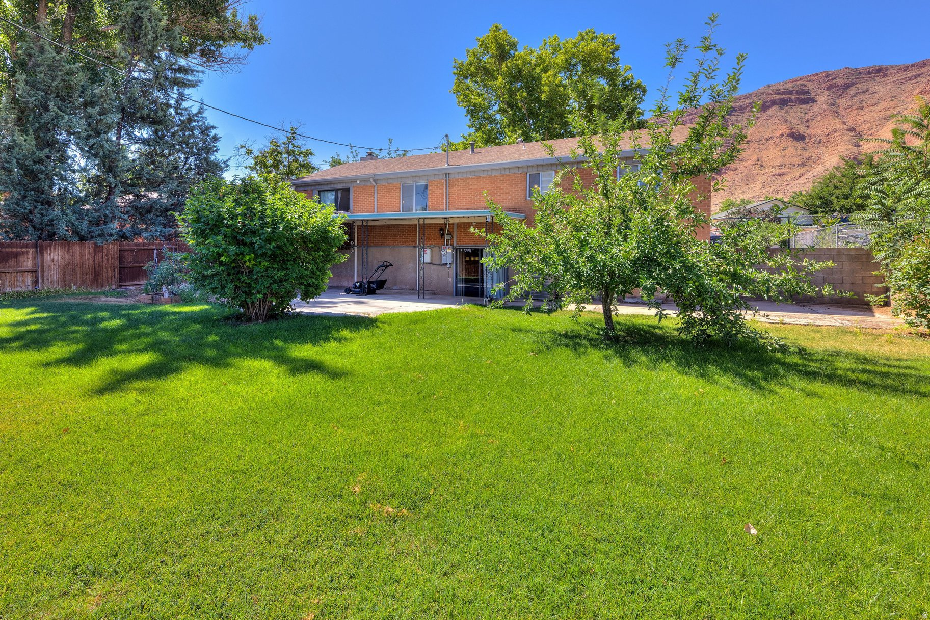 MOUNTAIN VIEW - Residential