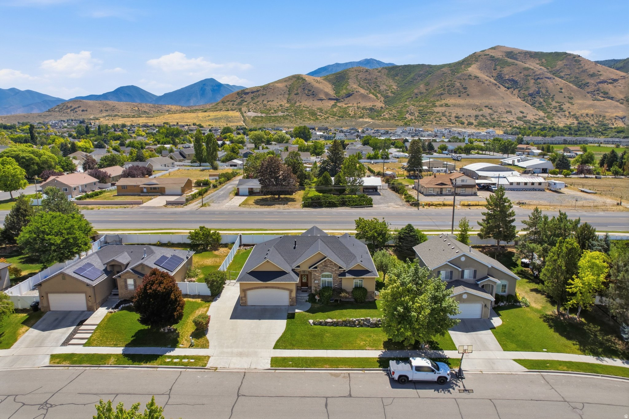 BROOKSIDE - Residential
