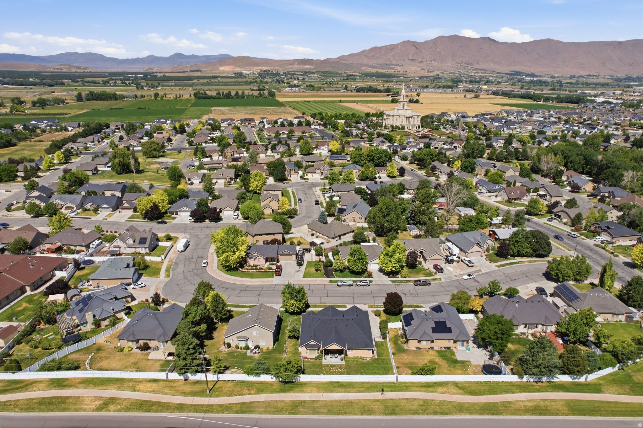 BROOKSIDE - Residential