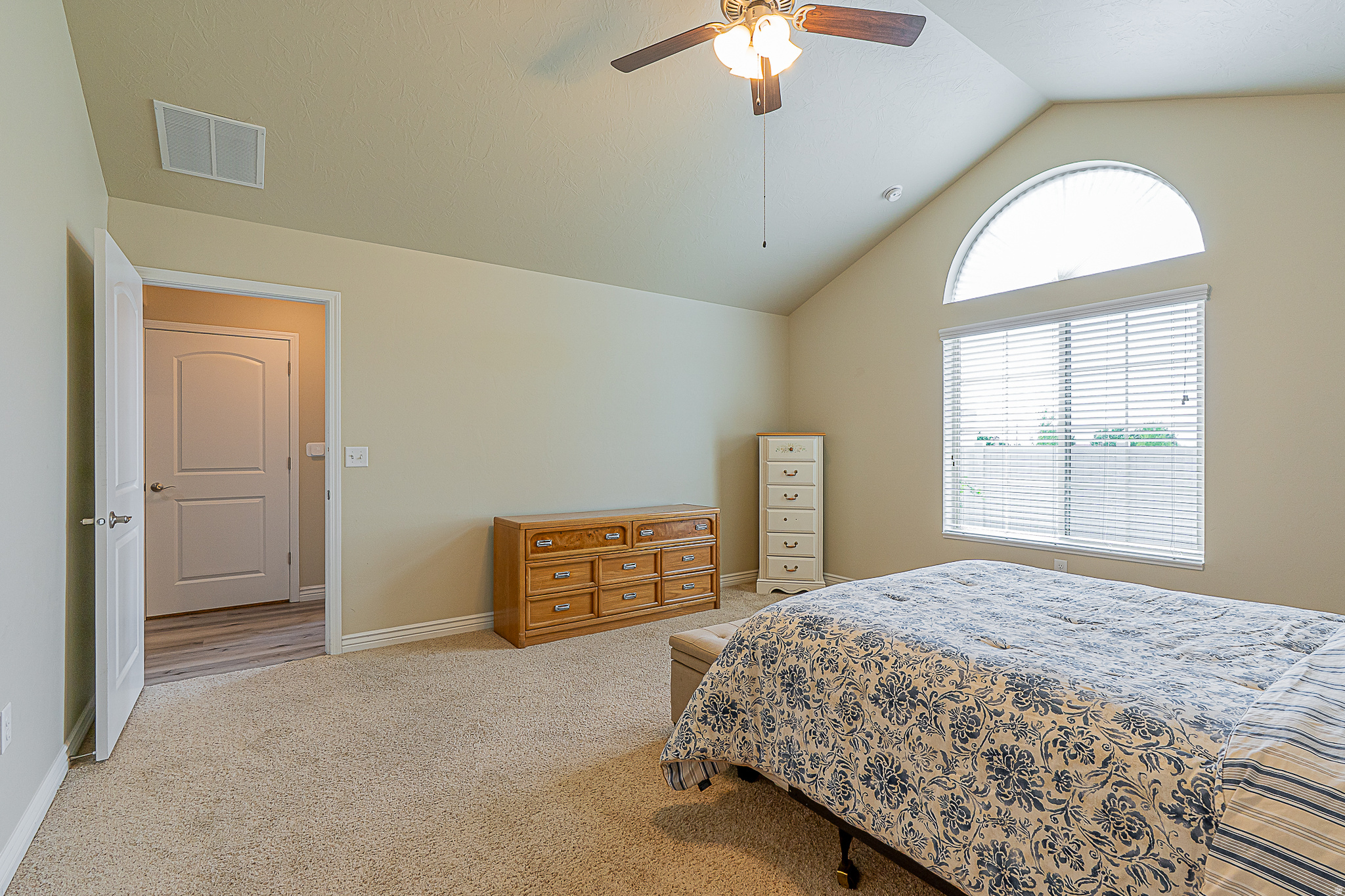 TOWNE CENTER VILLAS - Residential