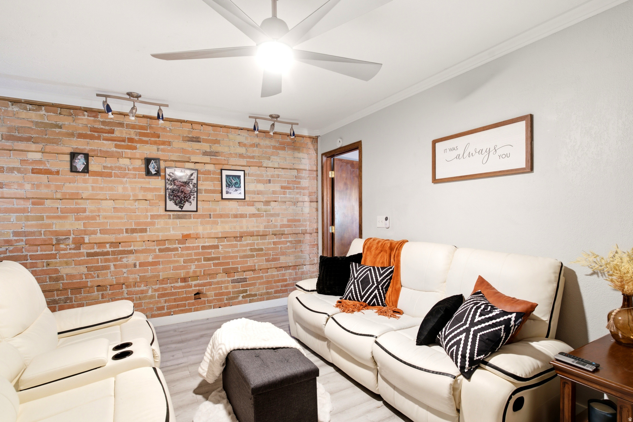 GRANDVIEW ACRES - Residential