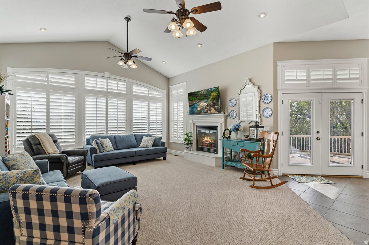 FOX POINTE - Residential