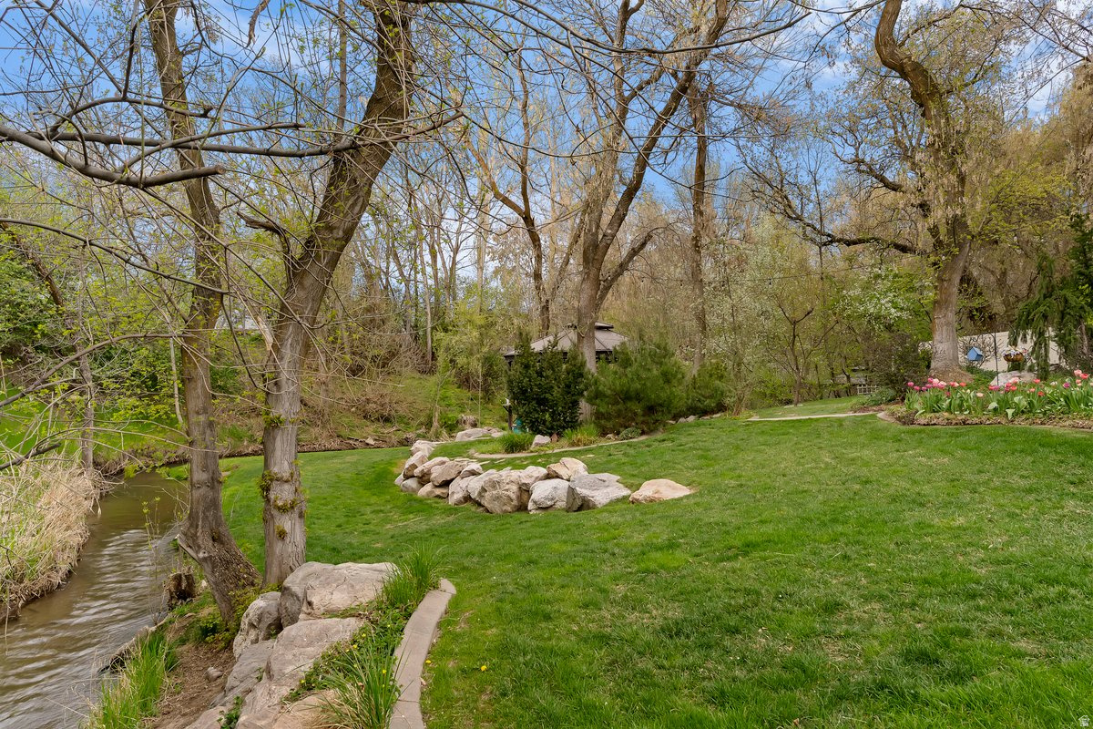 FOX POINTE - Residential