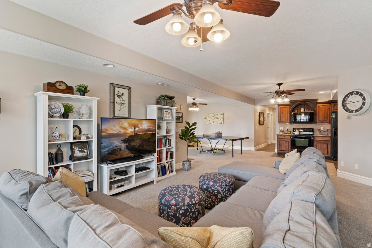 FOX POINTE - Residential