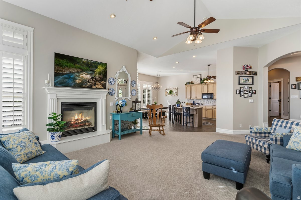 FOX POINTE - Residential