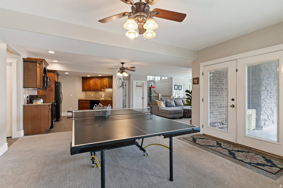 FOX POINTE - Residential
