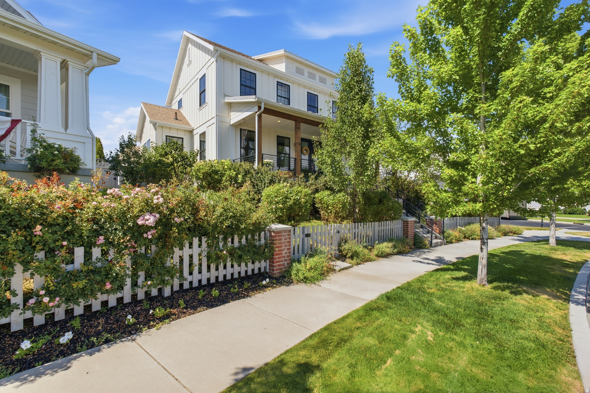 DAYBREAK - Residential