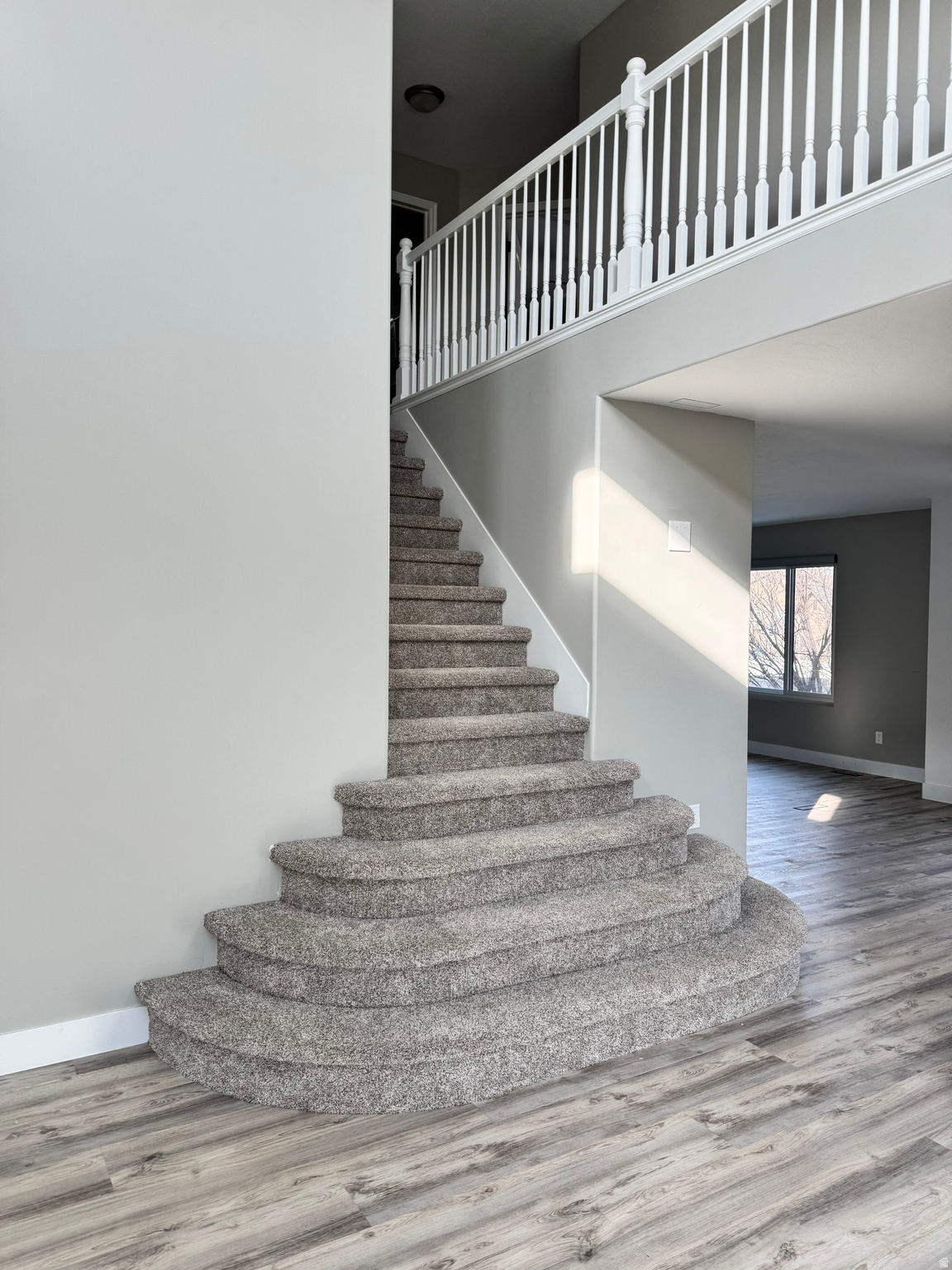 SILVER LAKE - Residential