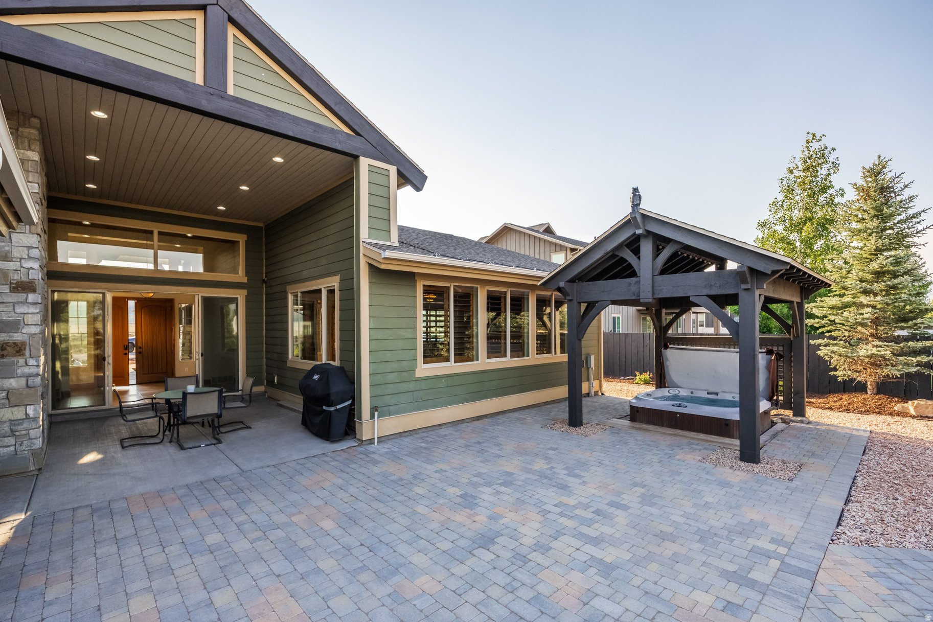 EAST CREEK RANCH - Residential