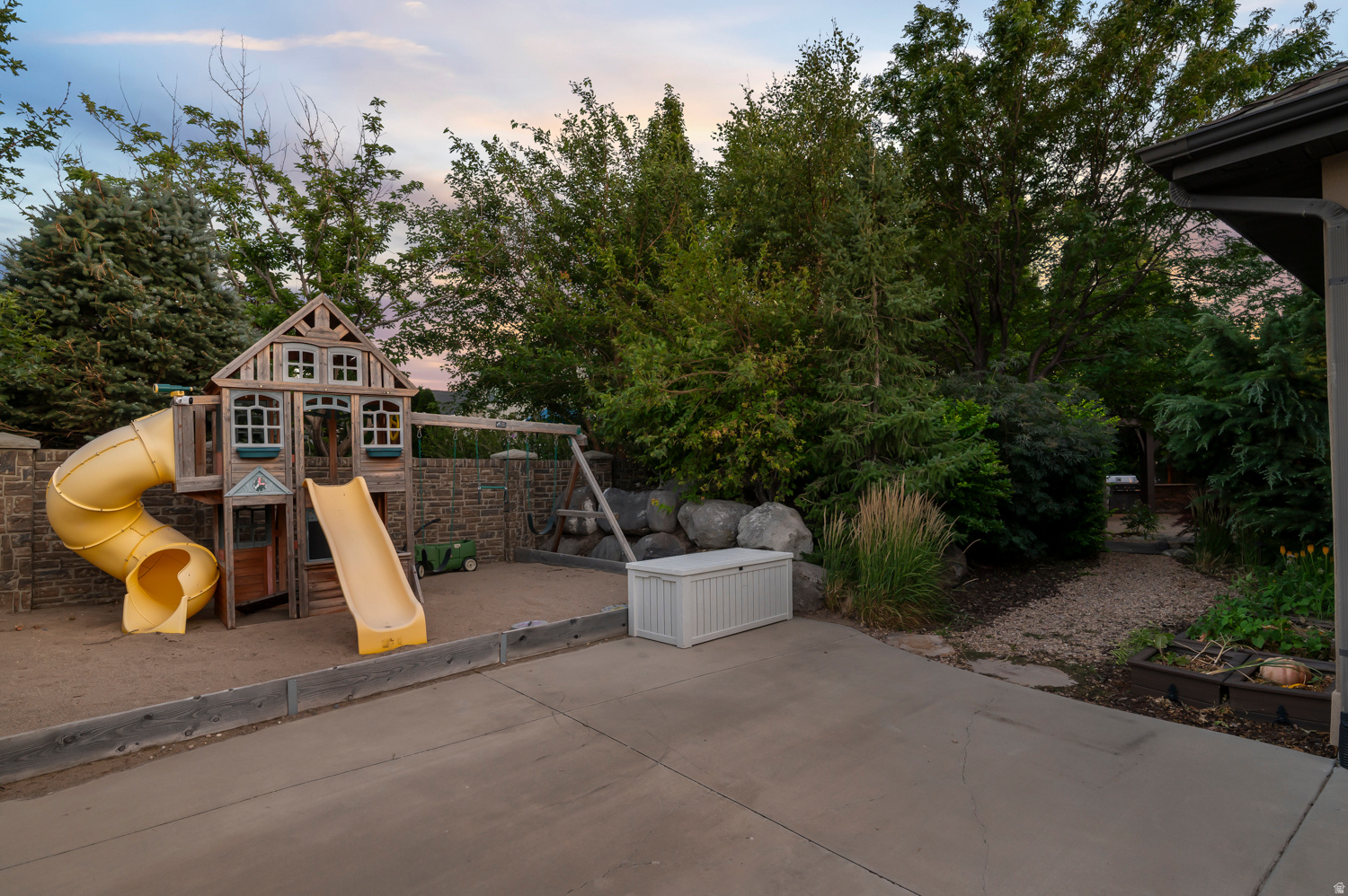 RIDGE - Residential
