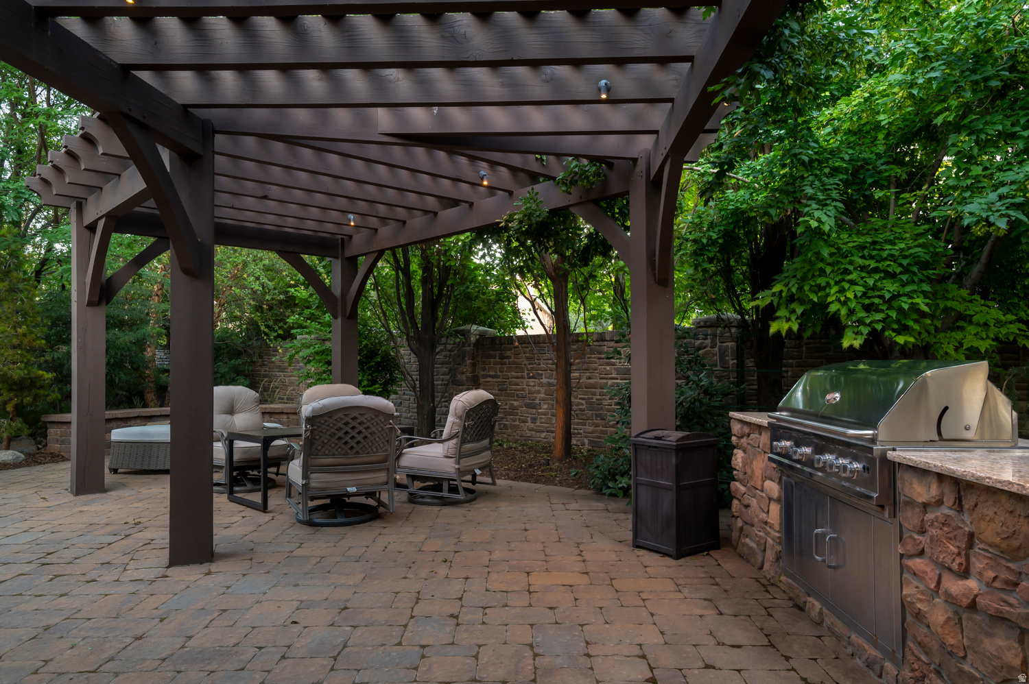 RIDGE - Residential