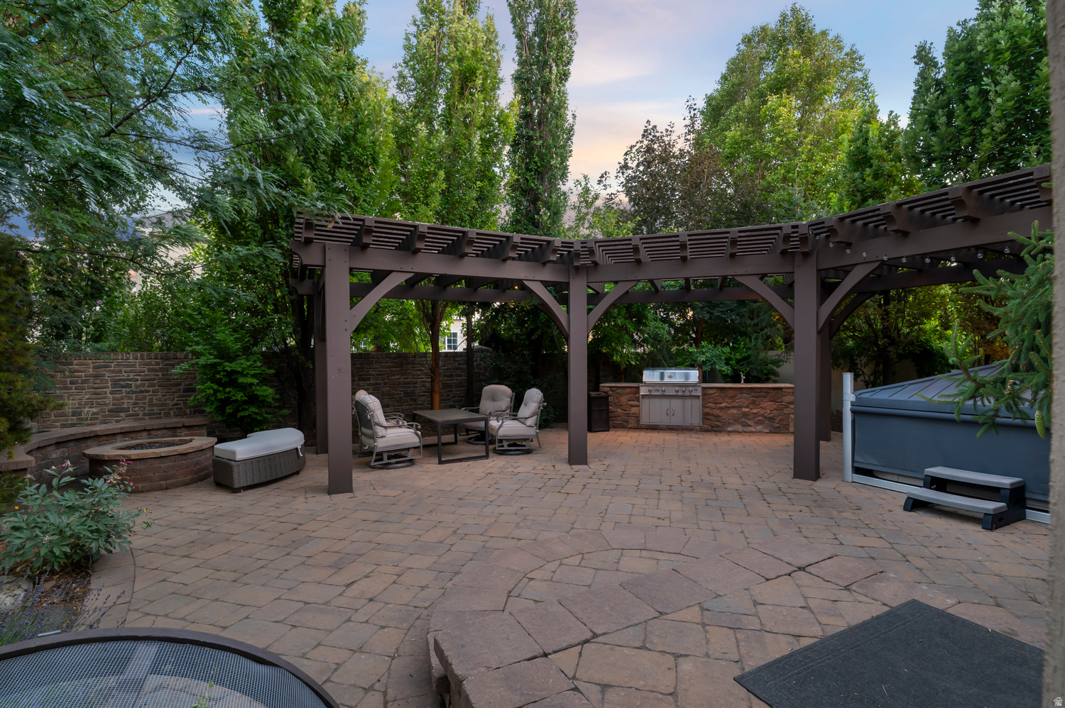 RIDGE - Residential