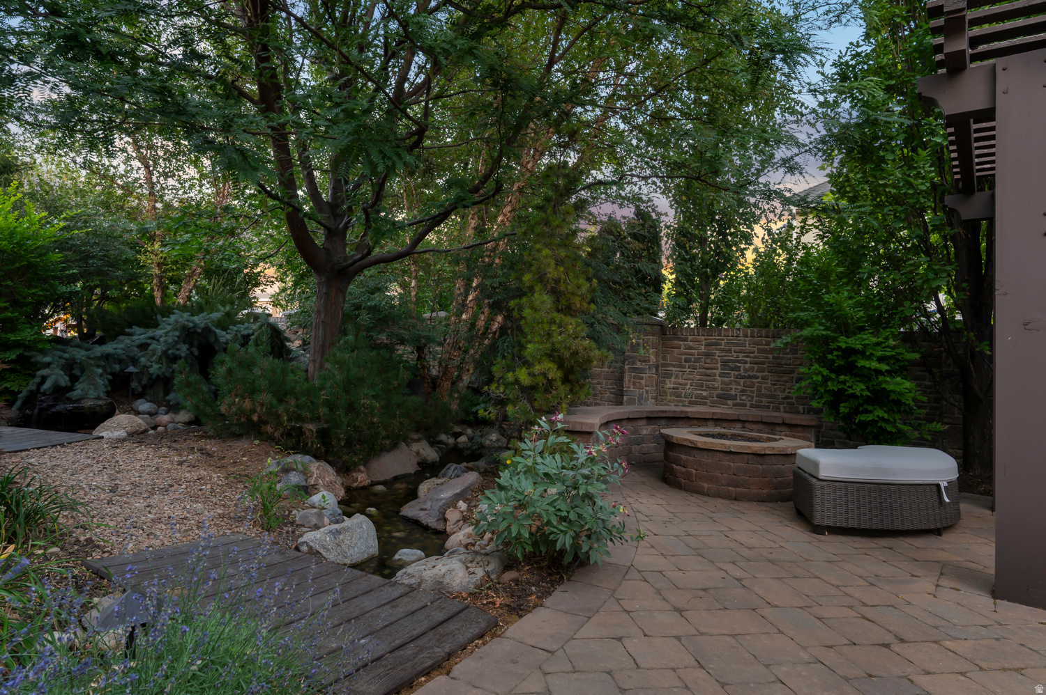 RIDGE - Residential