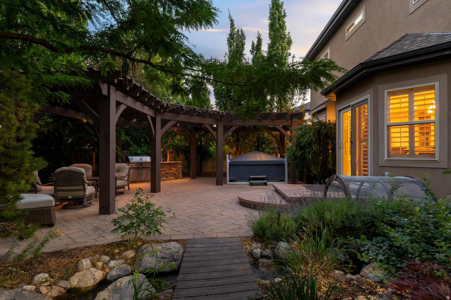 RIDGE - Residential