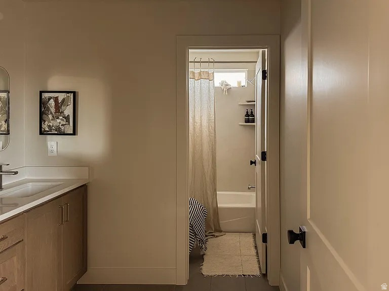 DESERT COLOR AUBURN HILLS PH 13 - Residential