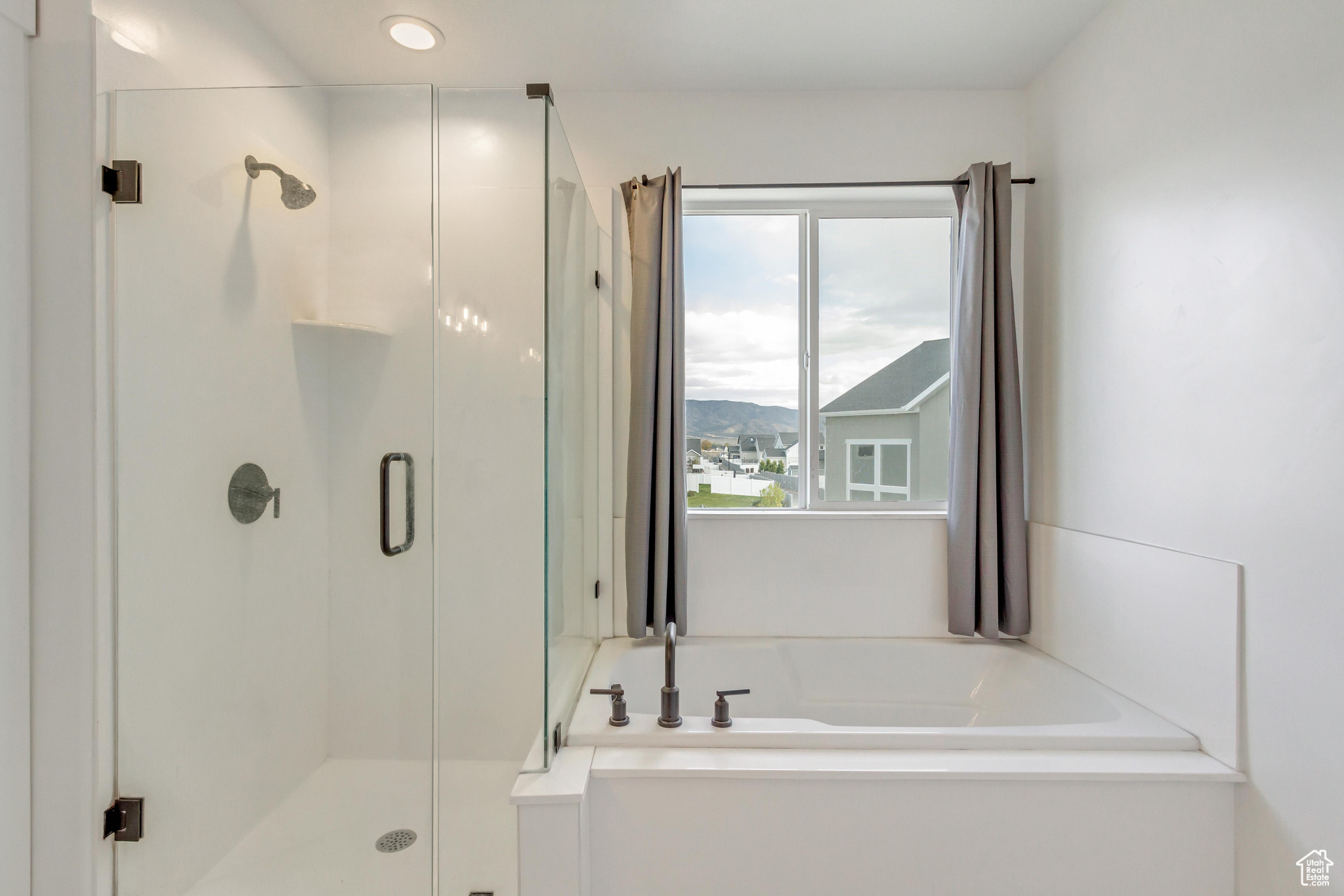 BRANDON PARK - Residential