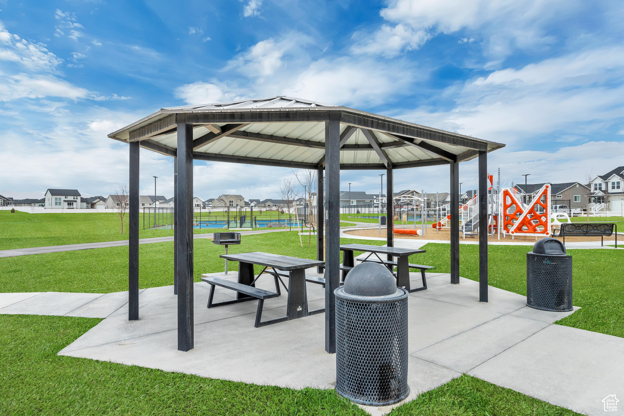 BRANDON PARK - Residential