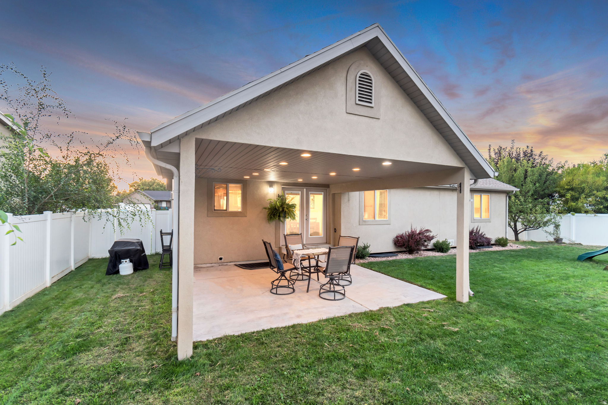 WILLOW GROVE - Residential