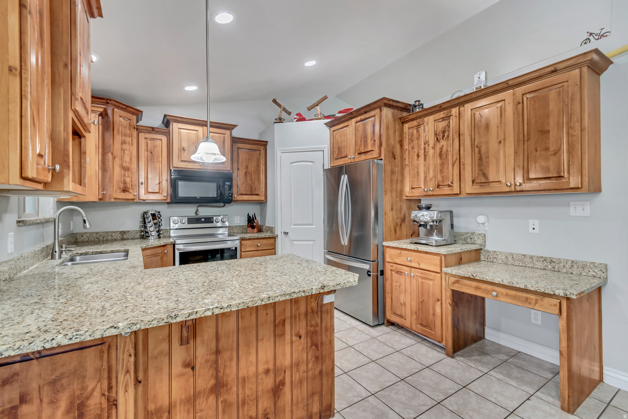 WILLOW GROVE - Residential