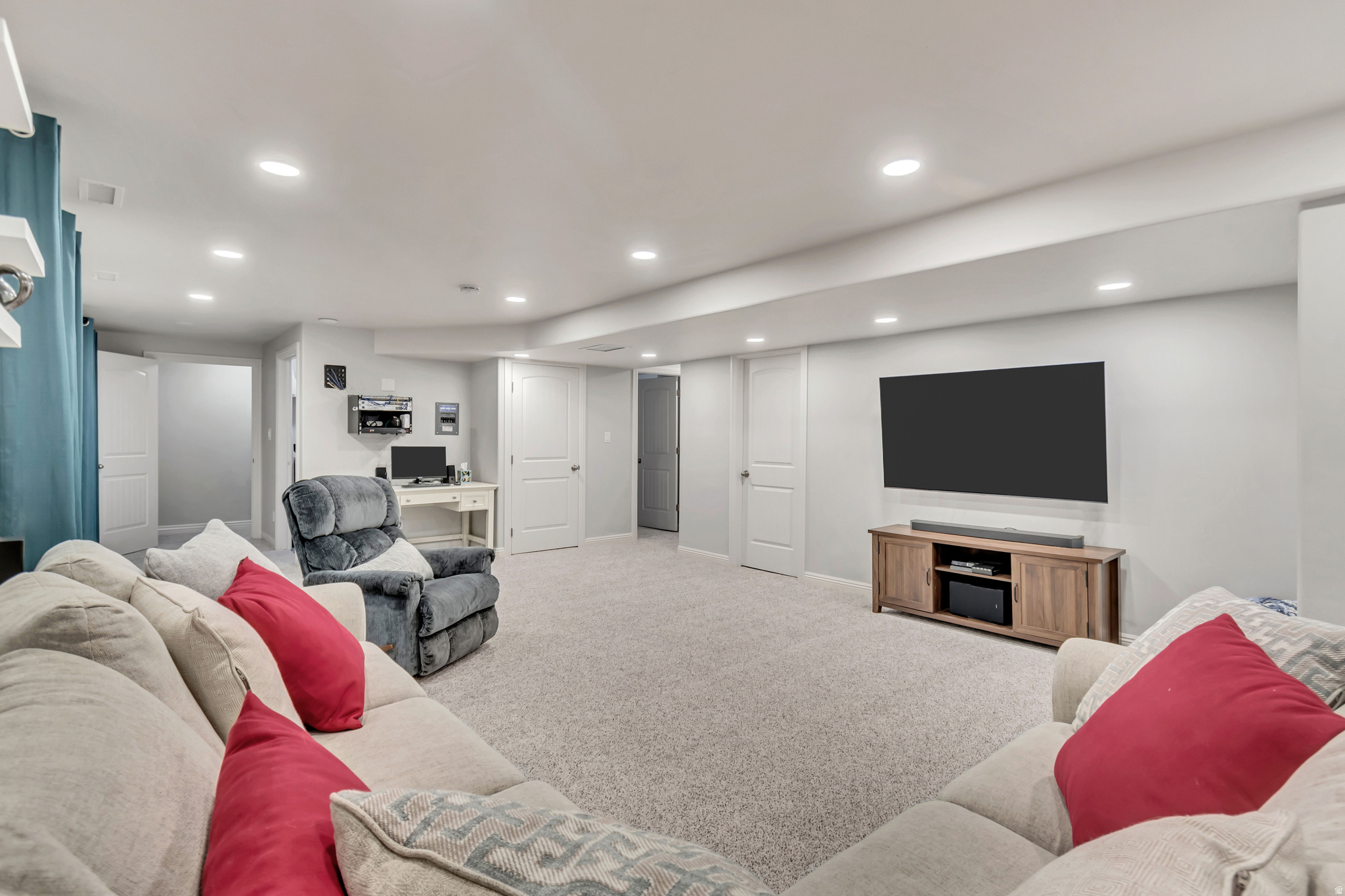 WILLOW GROVE - Residential