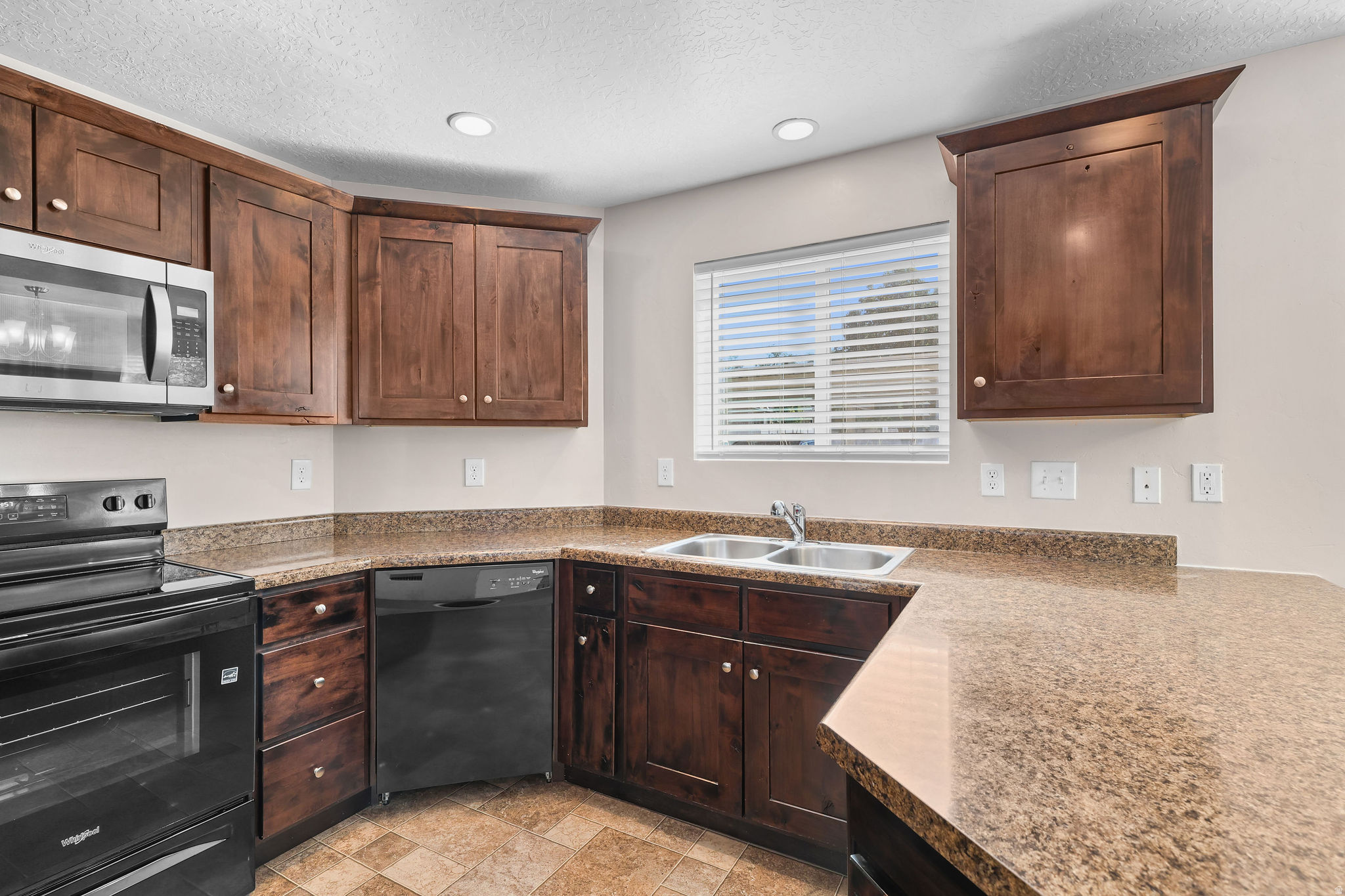 EAST TOWN VILLAGE PH 28 - Residential