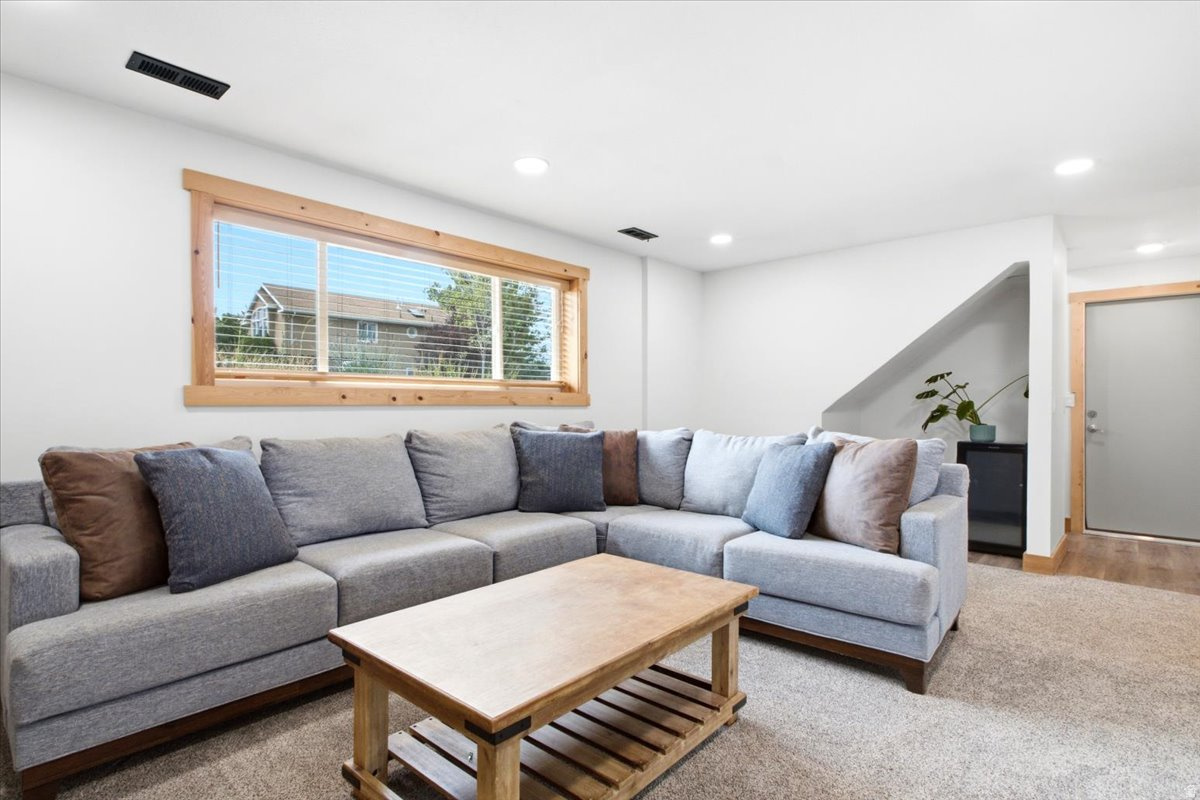 RIVIERA HEIGHTS - Residential
