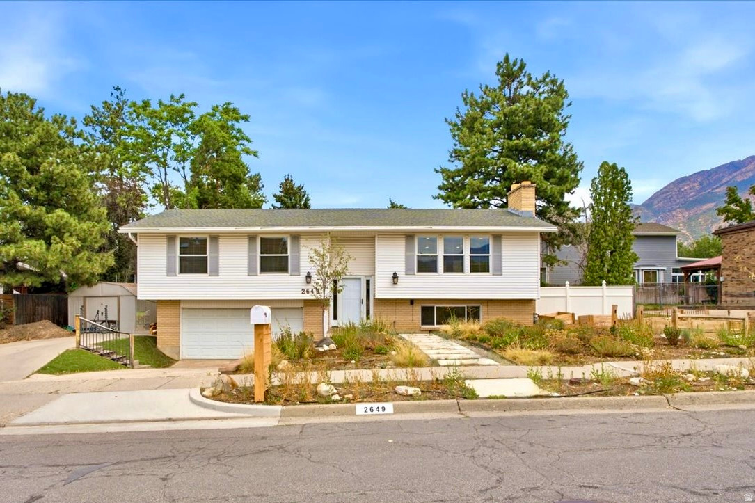 RIVIERA HEIGHTS - Residential