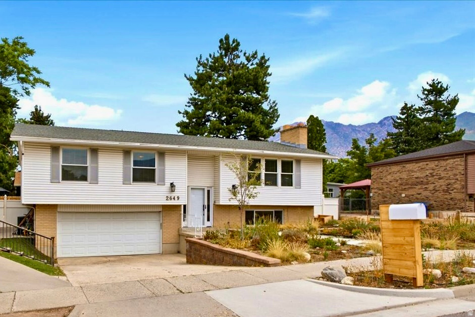 RIVIERA HEIGHTS - Residential