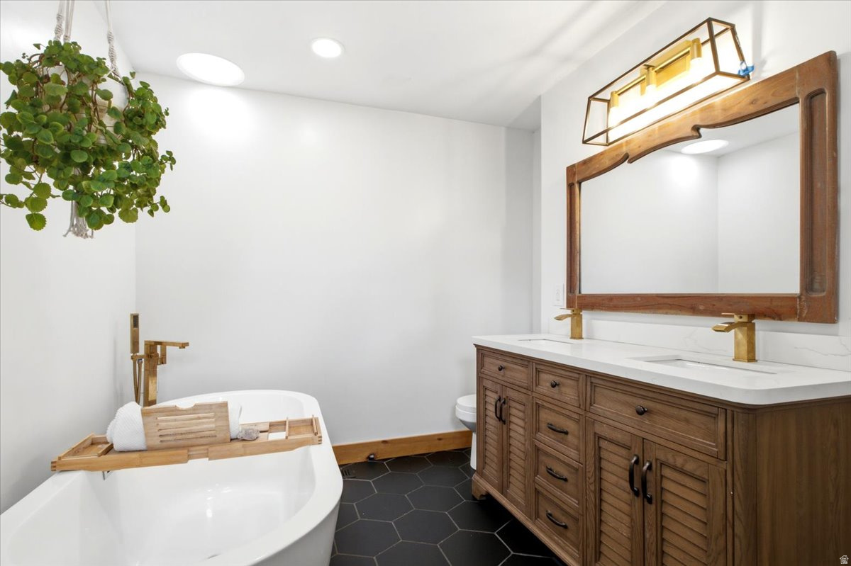 RIVIERA HEIGHTS - Residential