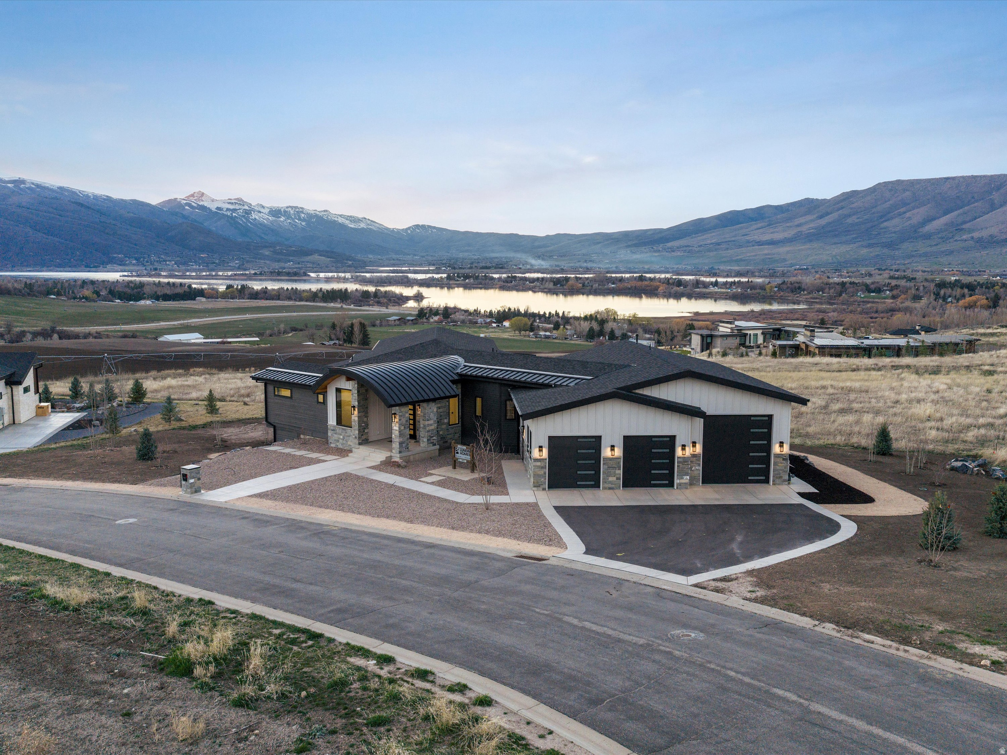 TRAPPER'S CROSSING - Residential