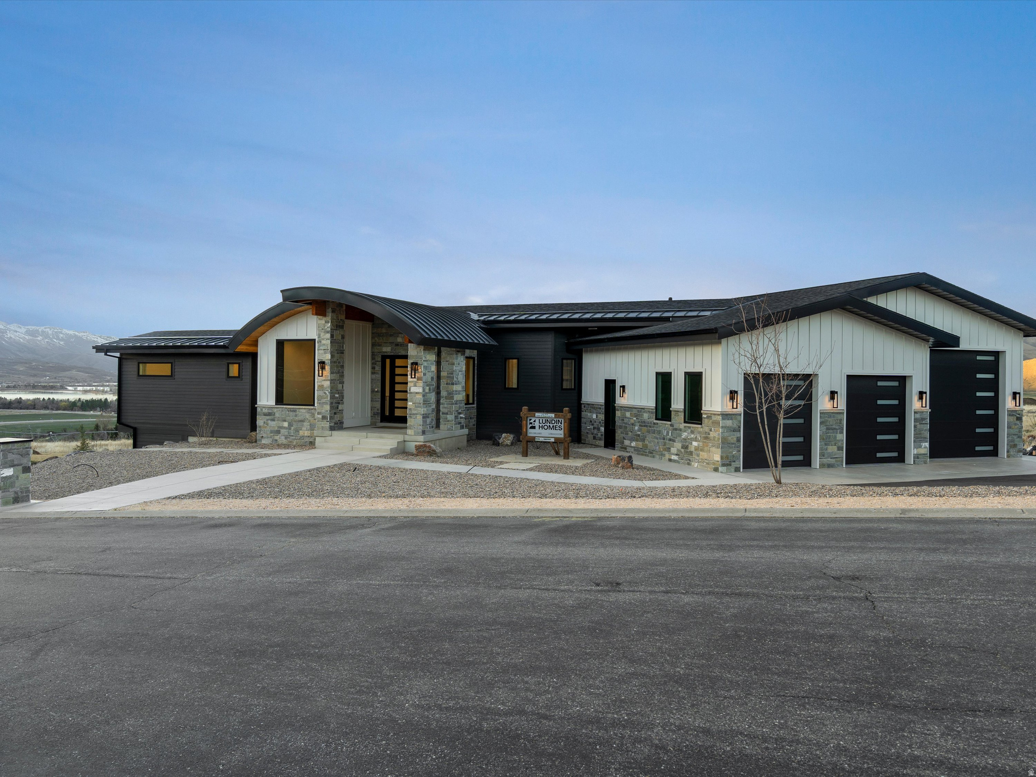 TRAPPER'S CROSSING - Residential