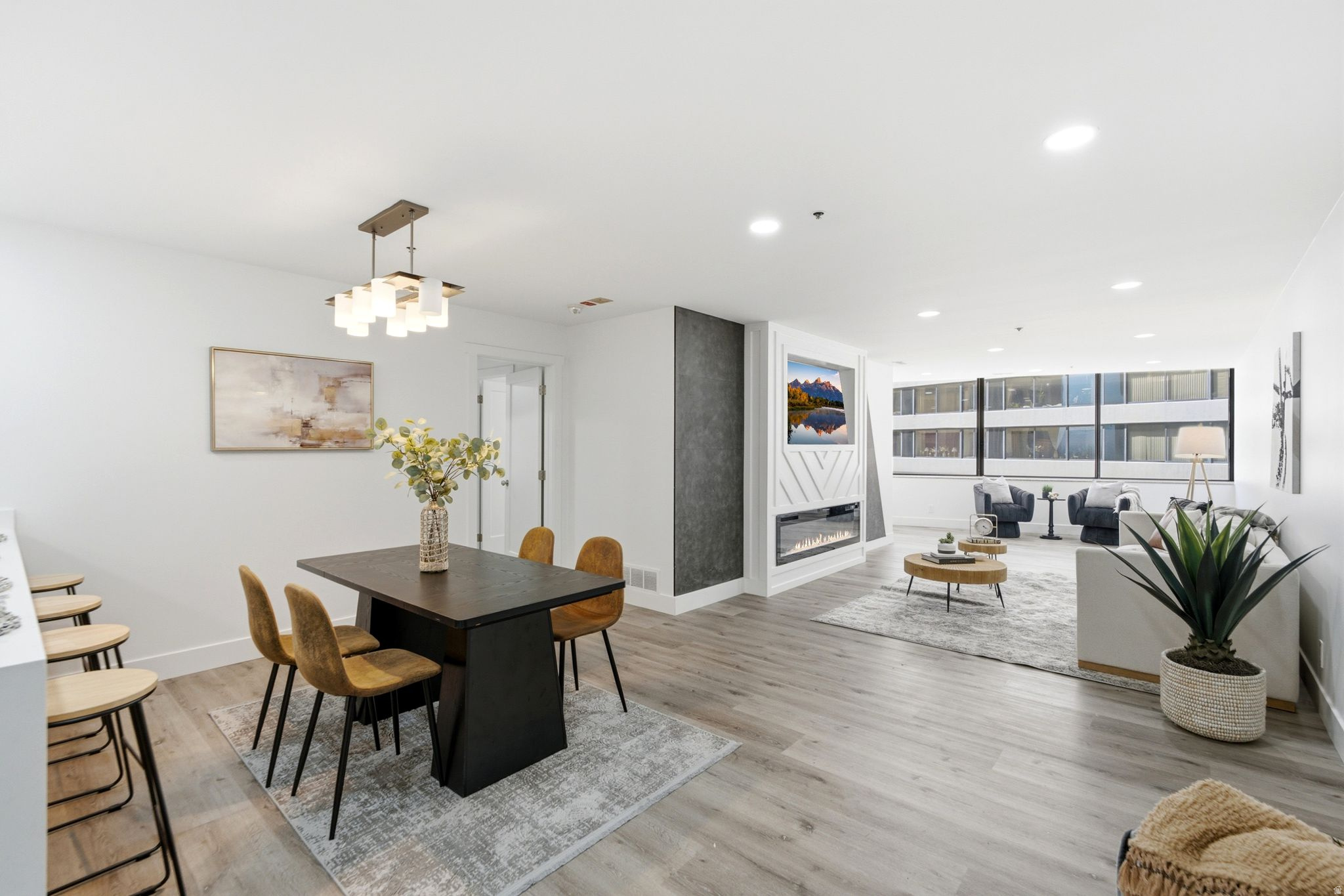 AMERICAN TOWERS - Residential