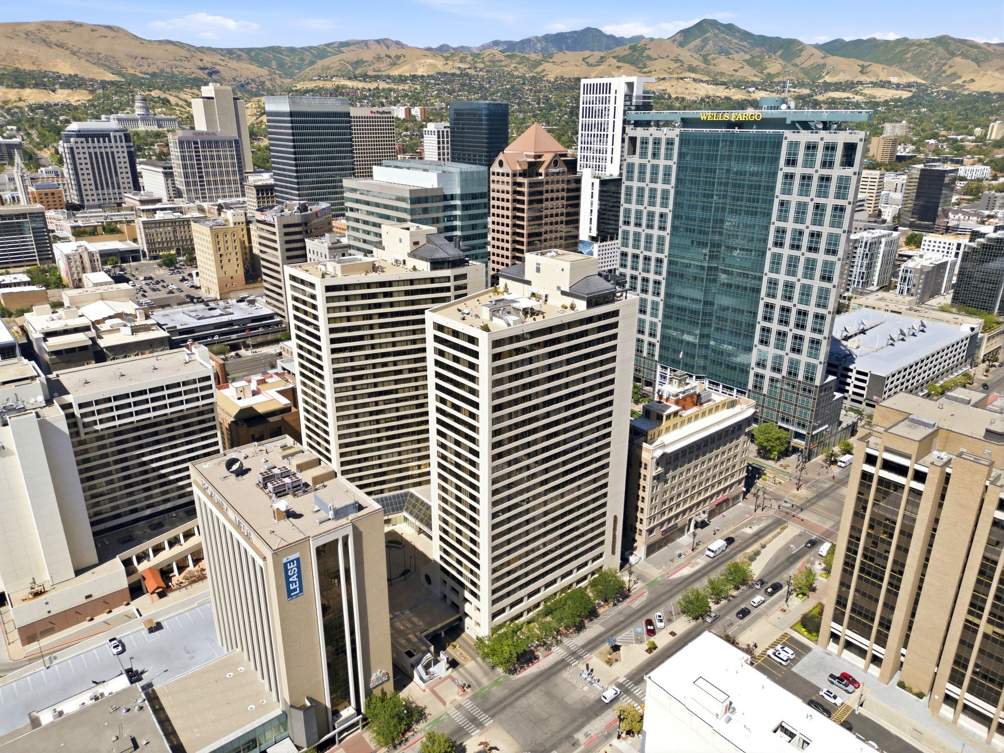 AMERICAN TOWERS - Residential