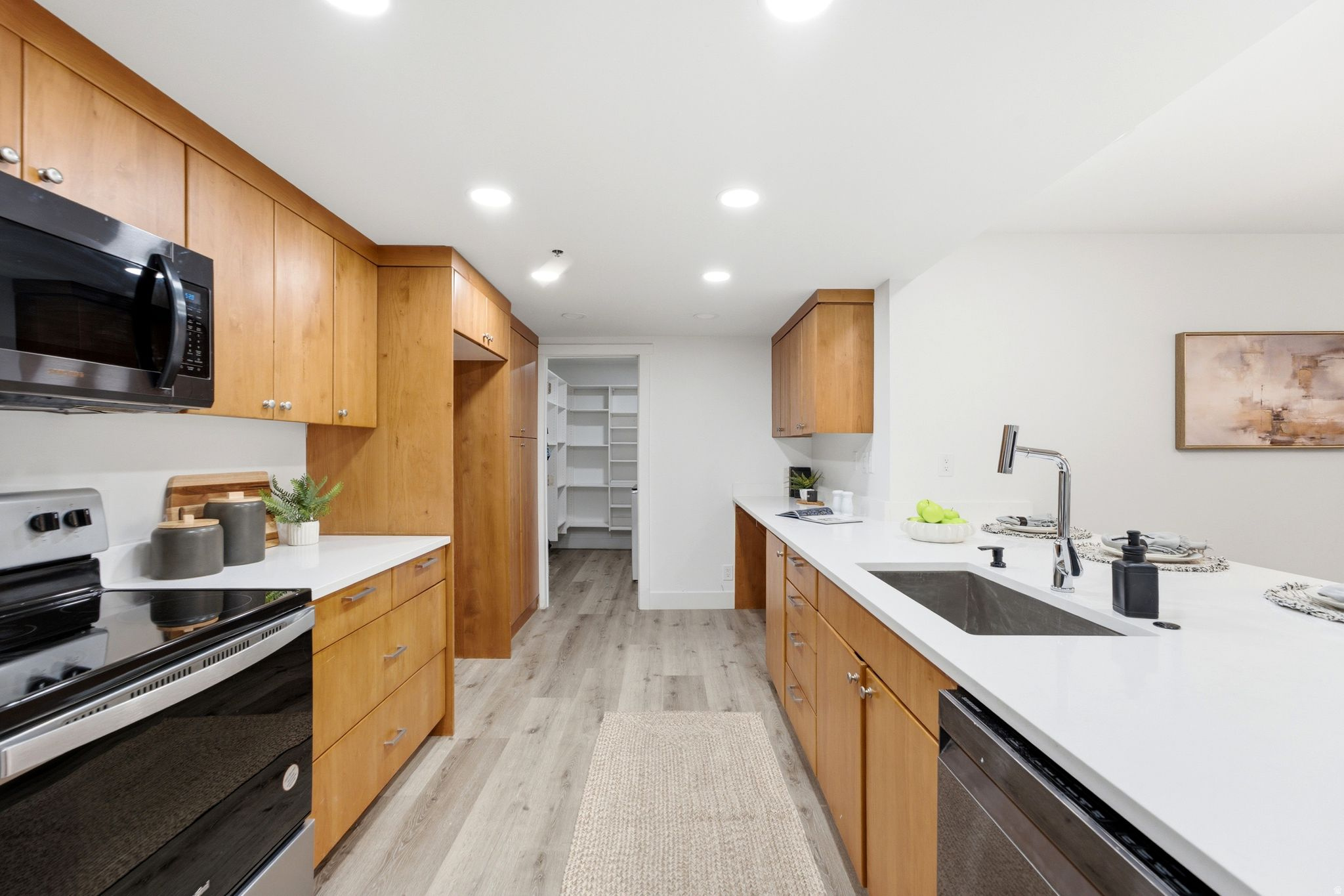 AMERICAN TOWERS - Residential