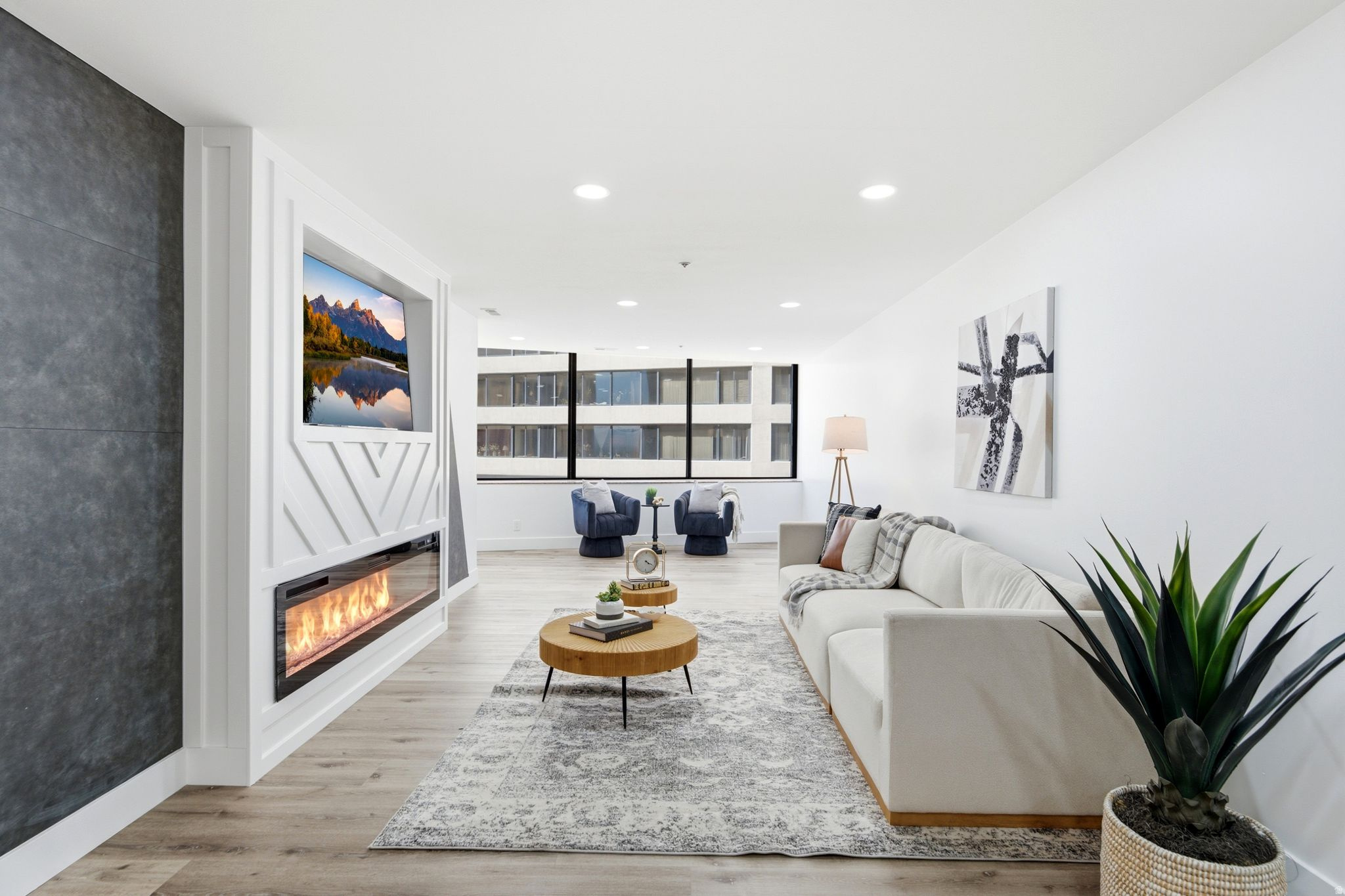 AMERICAN TOWERS - Residential