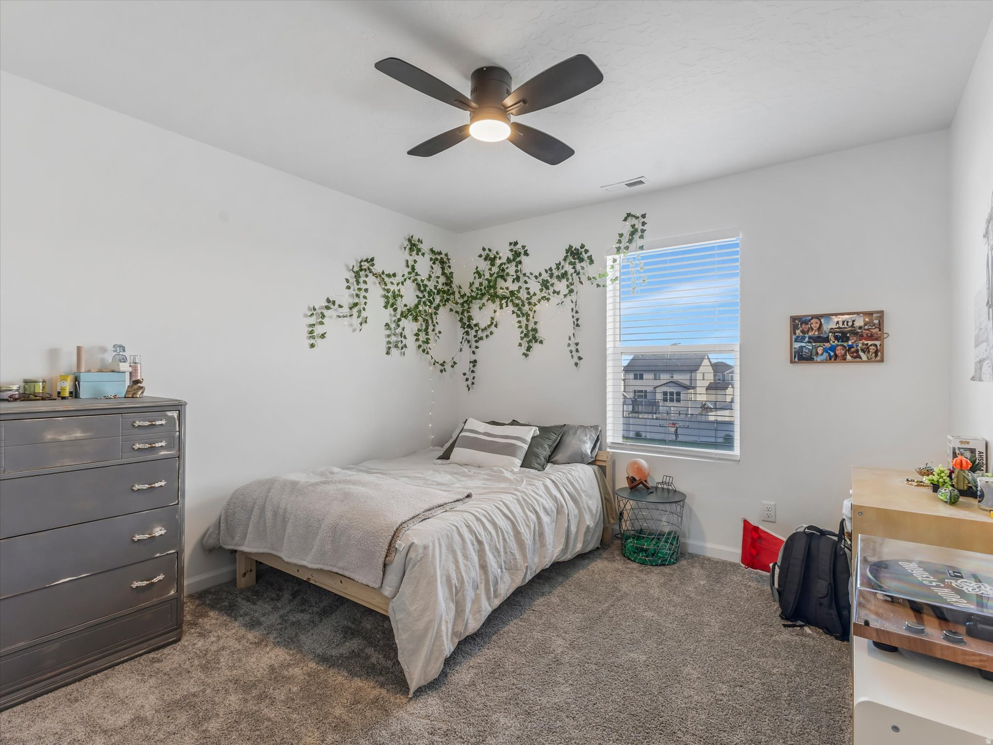 PONY EXPRESS ESTATES - Residential