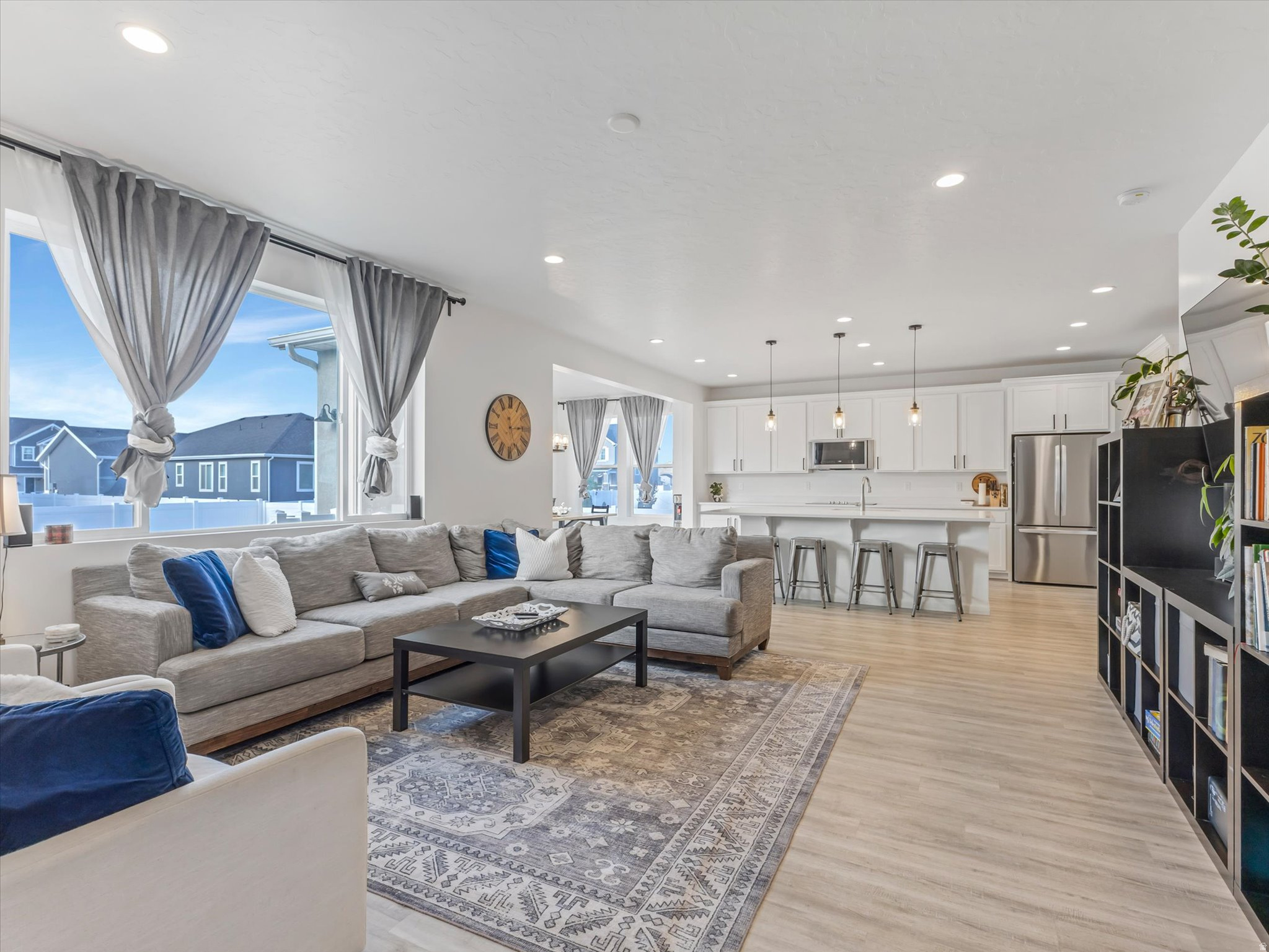 PONY EXPRESS ESTATES - Residential