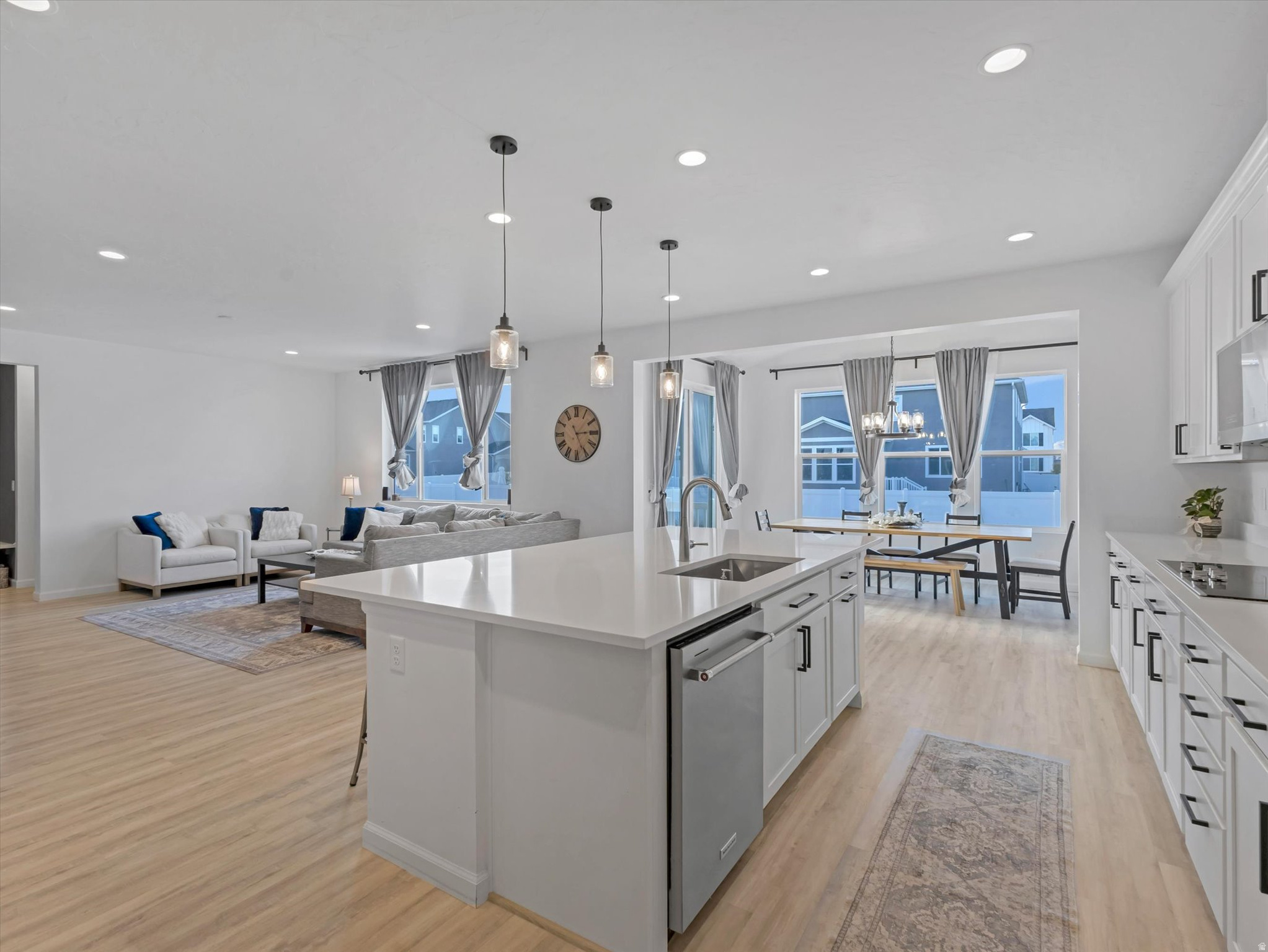 PONY EXPRESS ESTATES - Residential