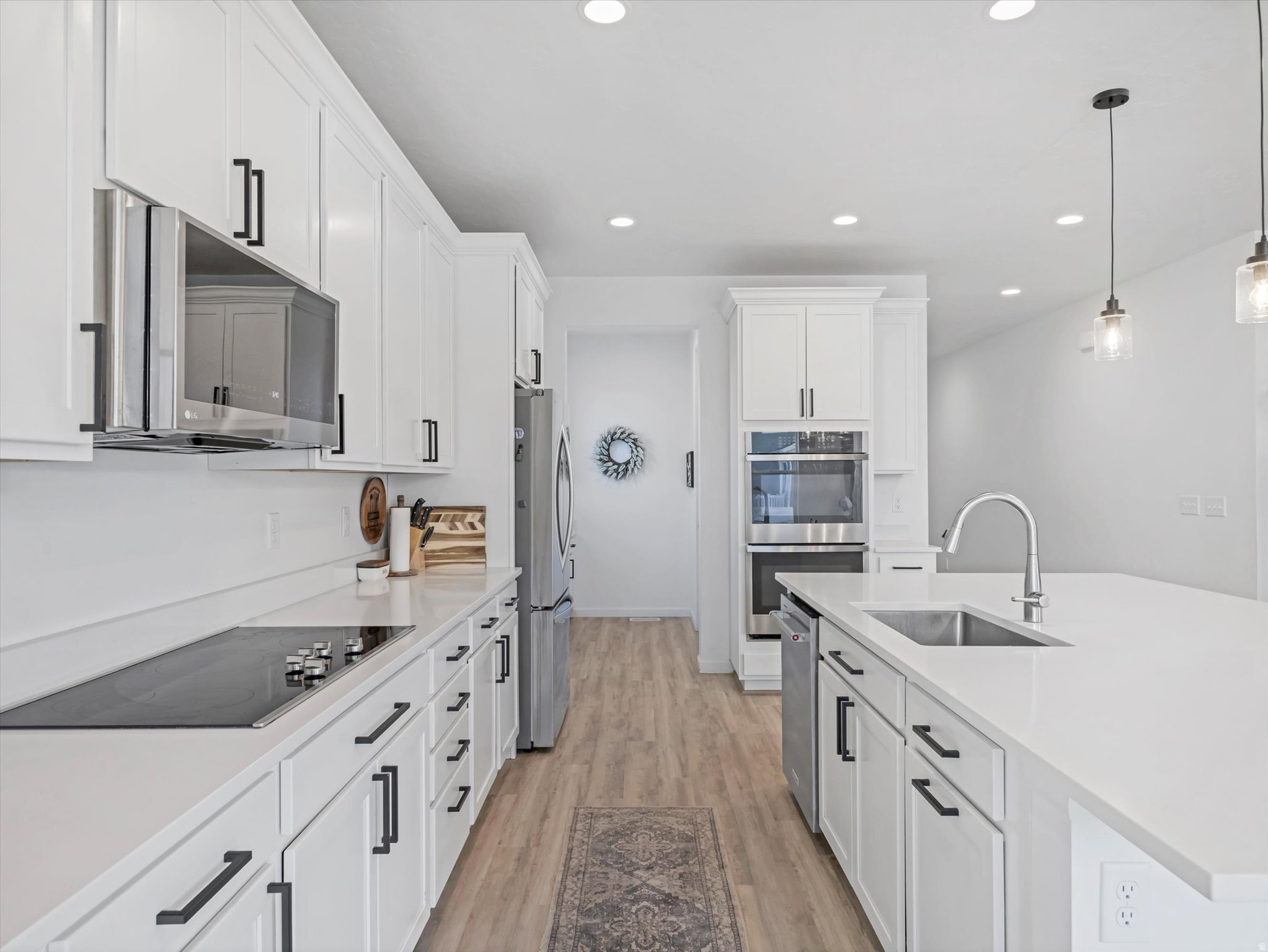 PONY EXPRESS ESTATES - Residential