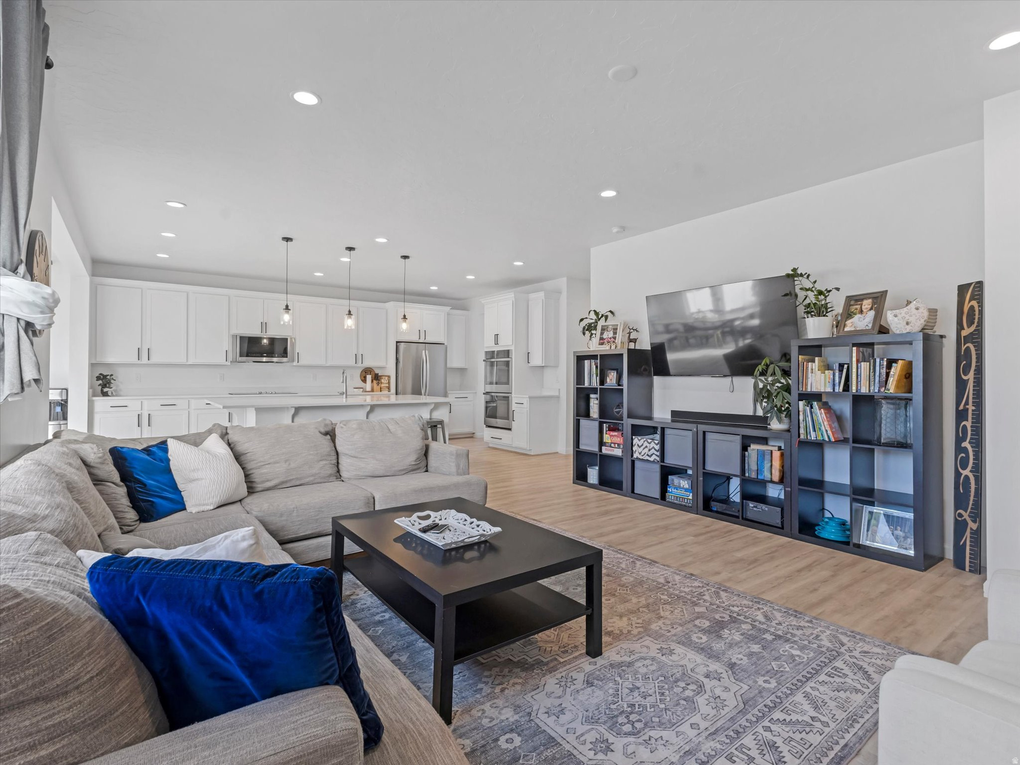 PONY EXPRESS ESTATES - Residential