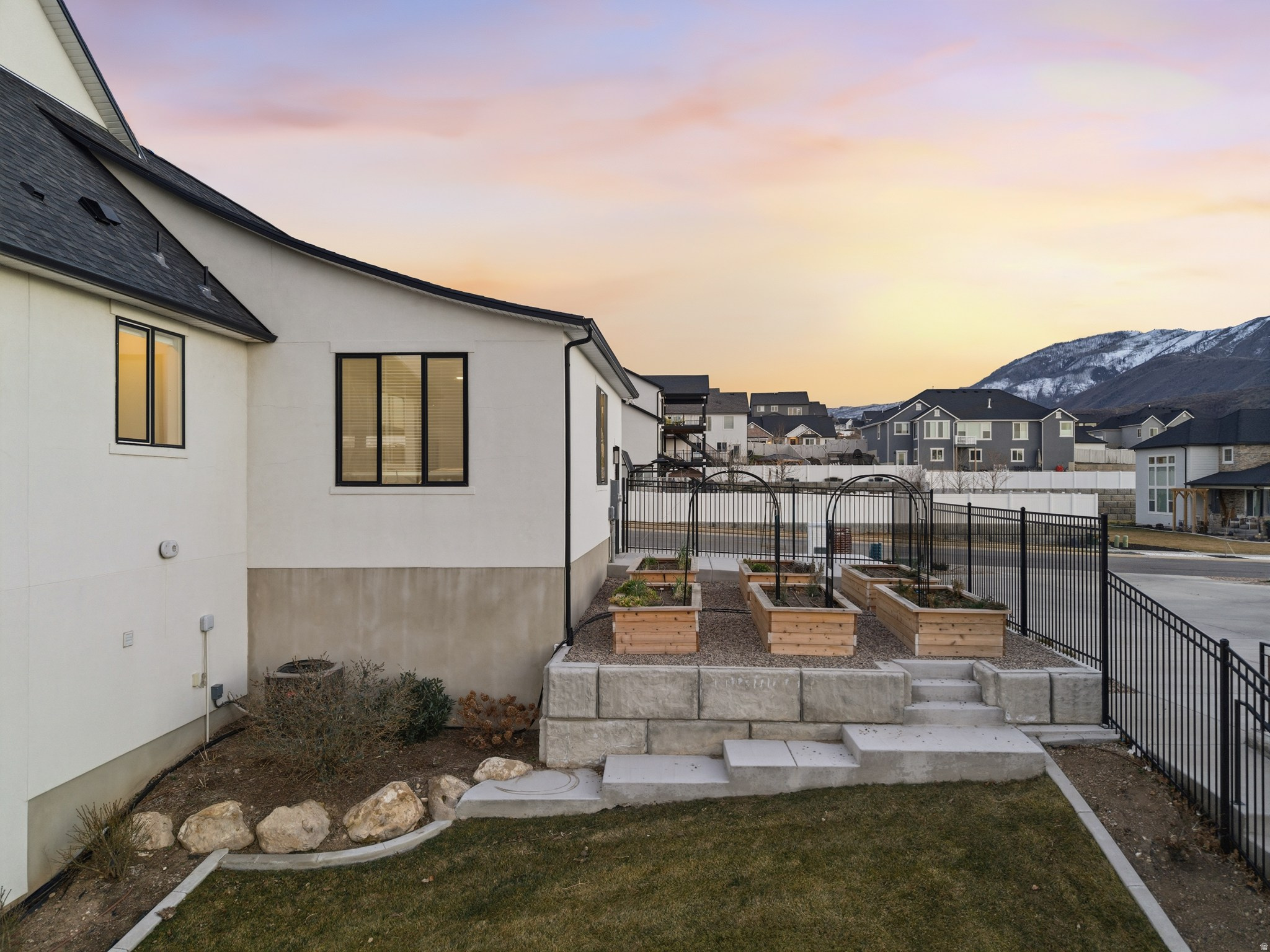 HARRISON HEIGHTS - Residential
