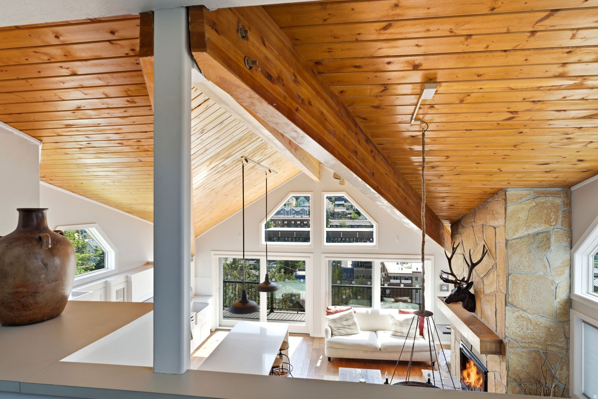ONTARIO CONDOMINIUM - Residential
