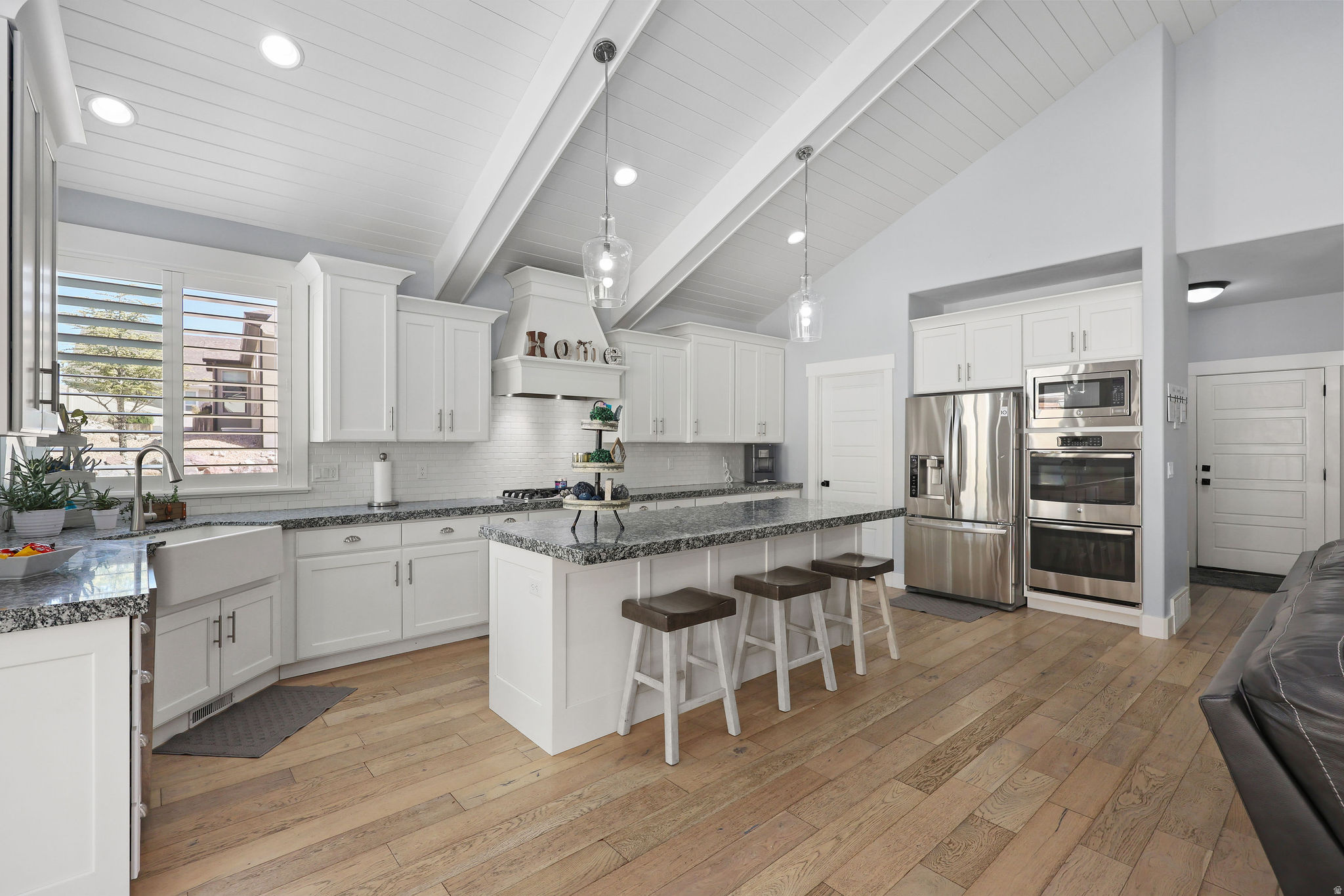 LAKE RIDGE - Residential