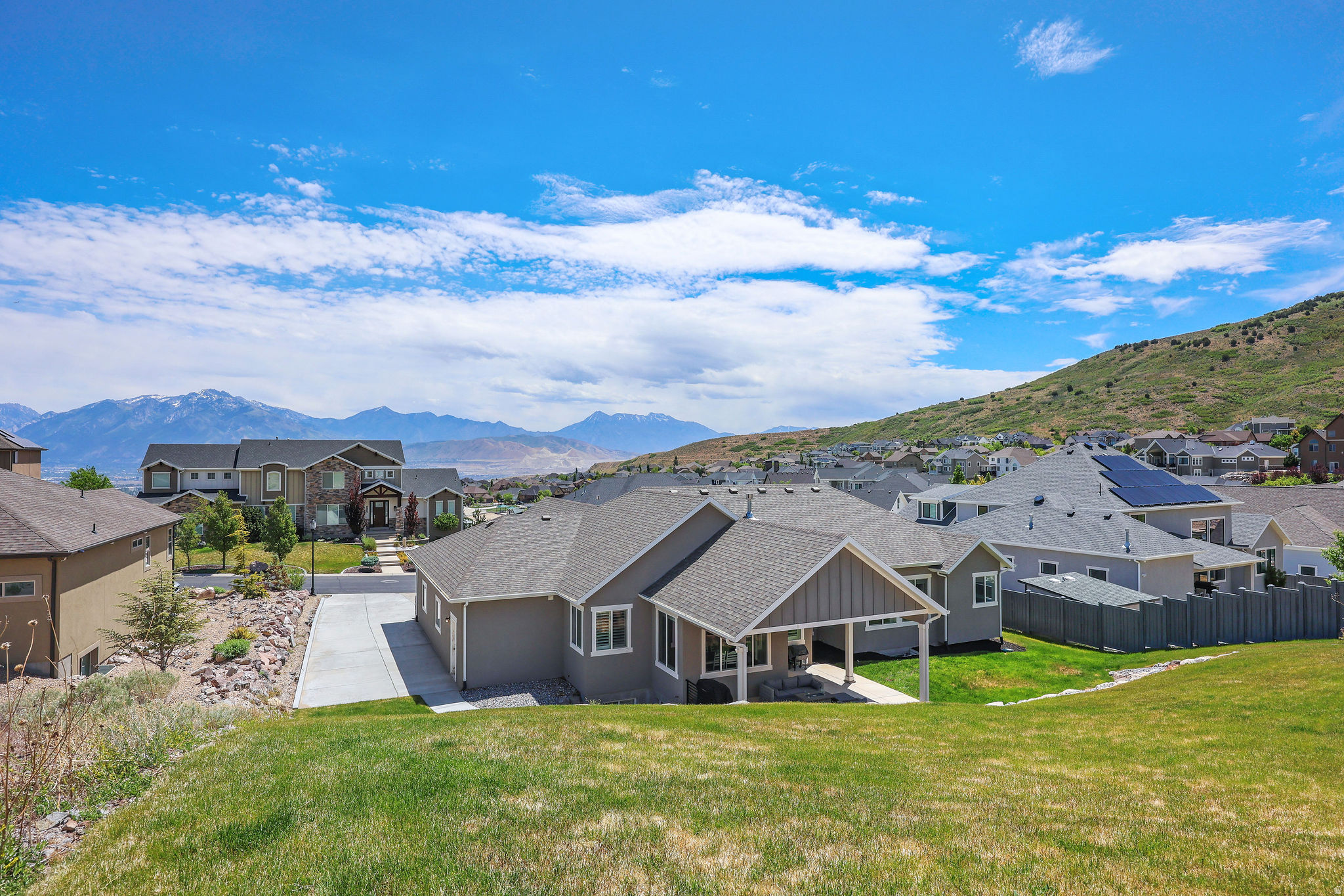LAKE RIDGE - Residential